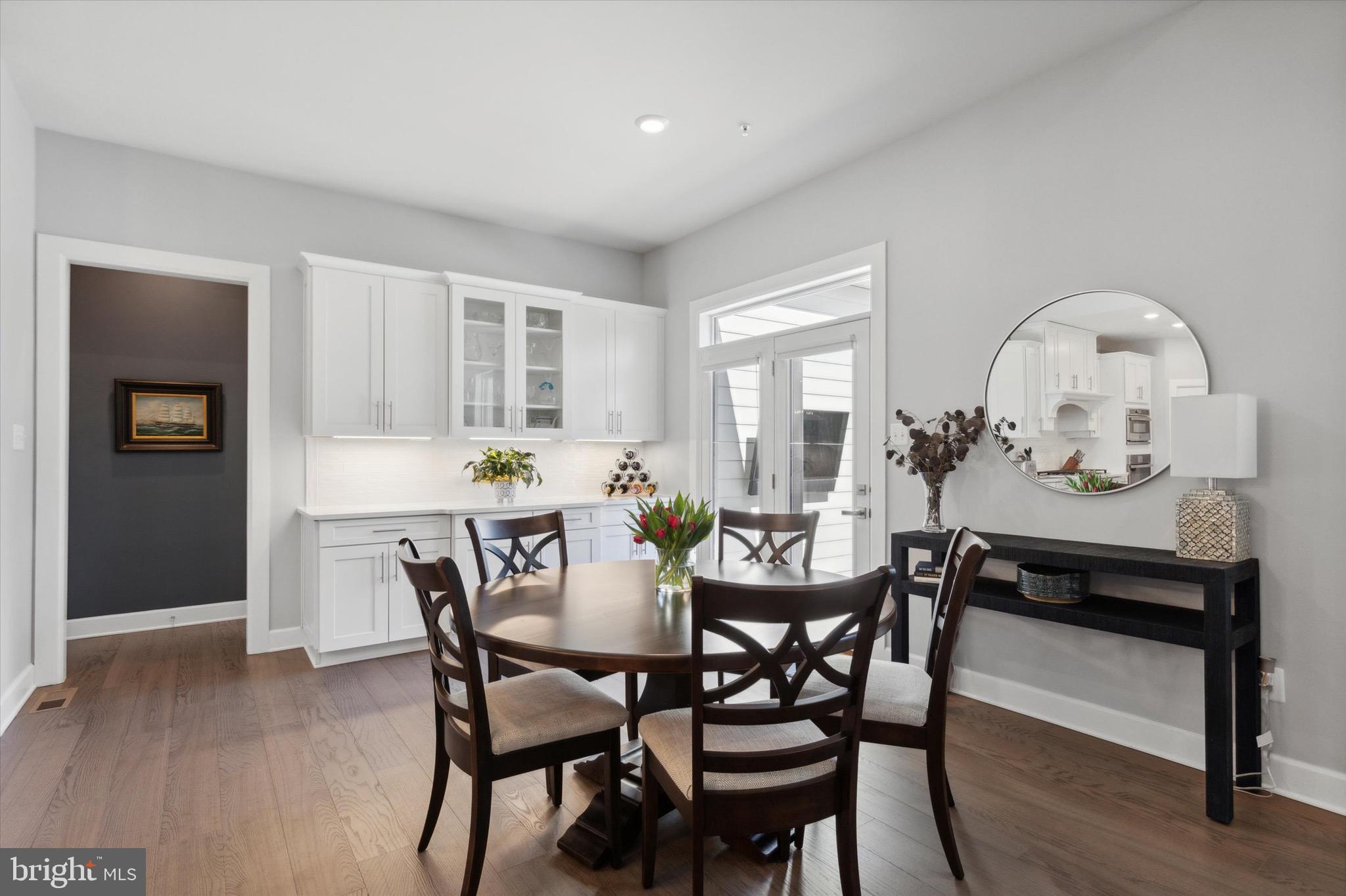 WAYNE GLEN - Residential