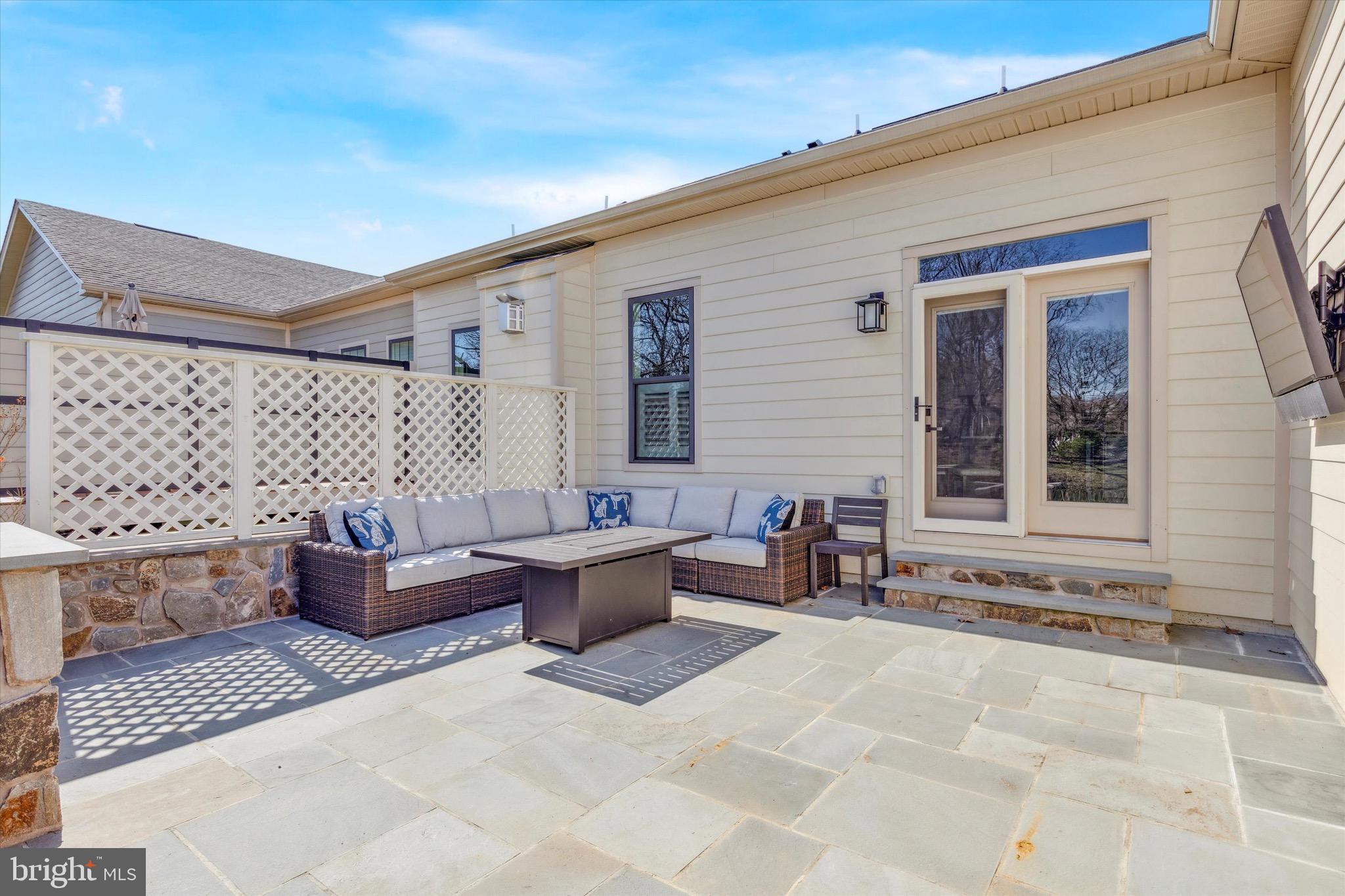 WAYNE GLEN - Residential