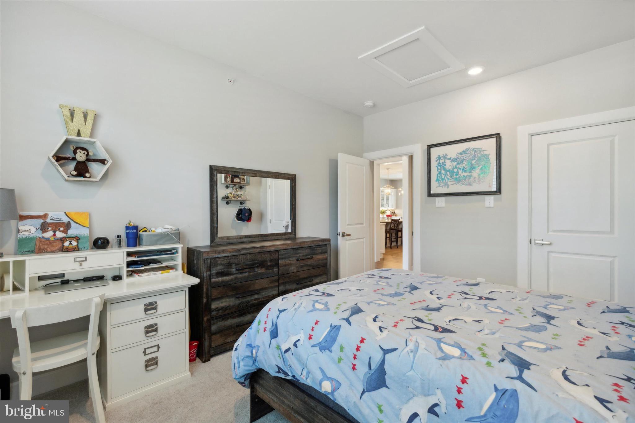 WAYNE GLEN - Residential