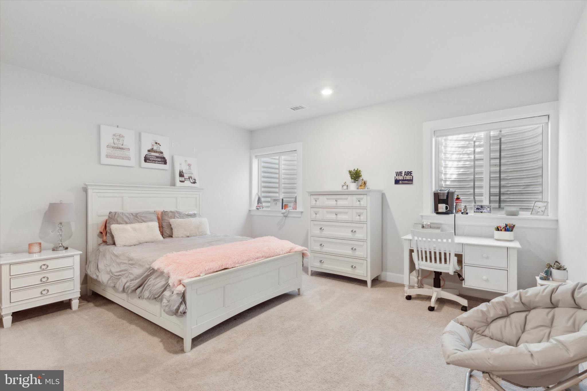 WAYNE GLEN - Residential