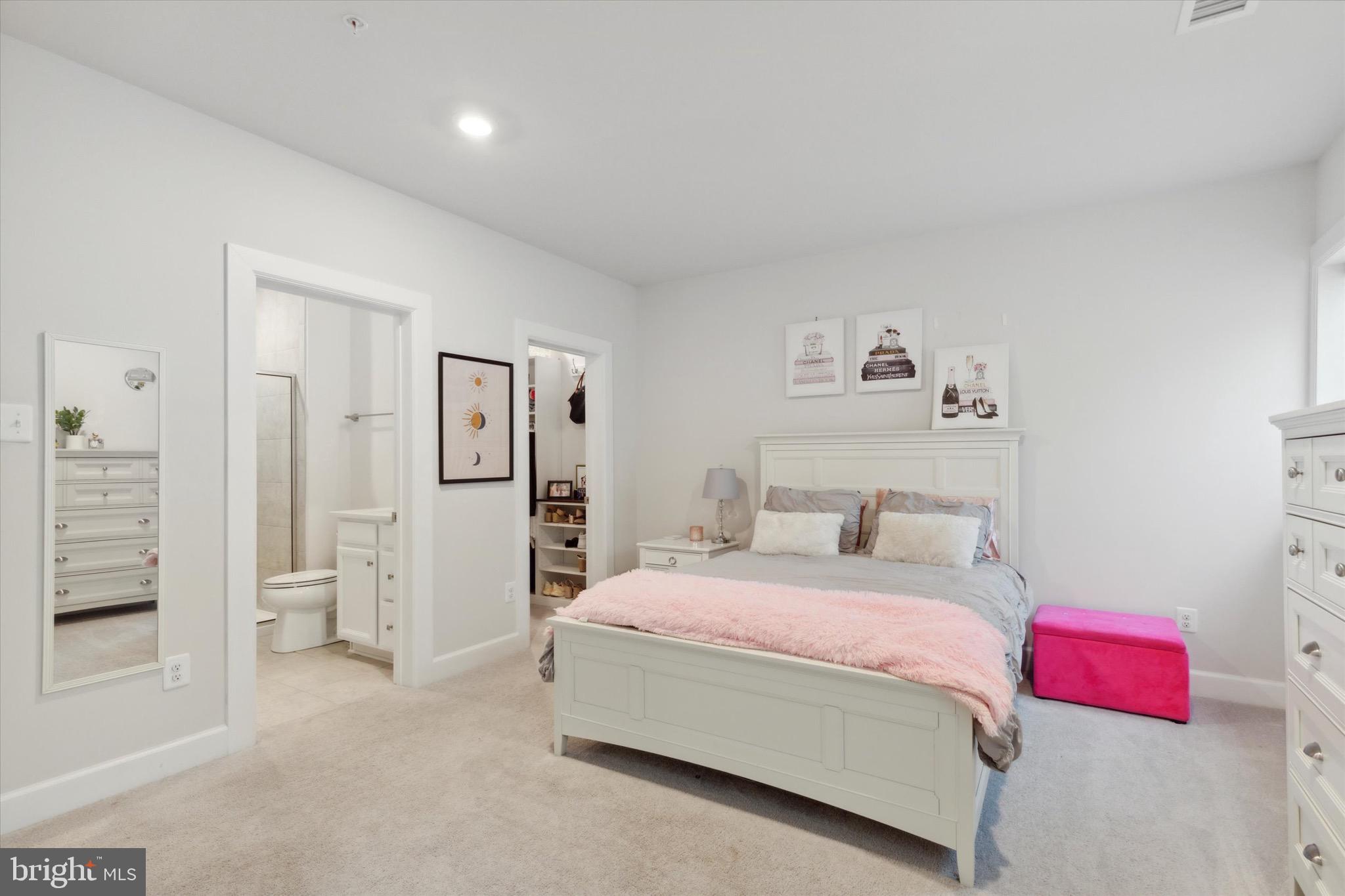 WAYNE GLEN - Residential