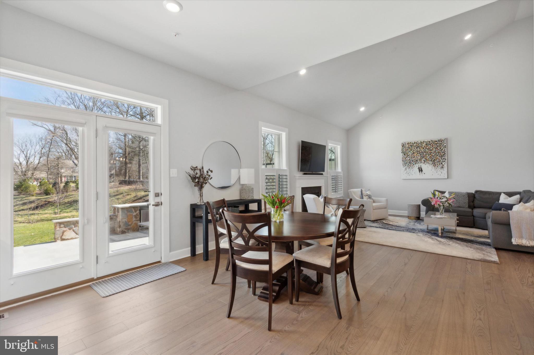 WAYNE GLEN - Residential