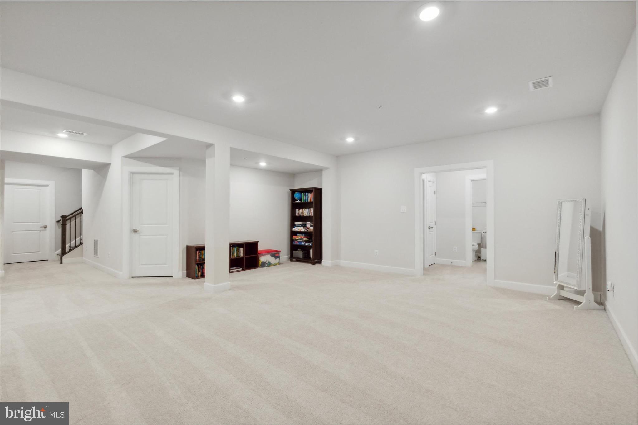 WAYNE GLEN - Residential