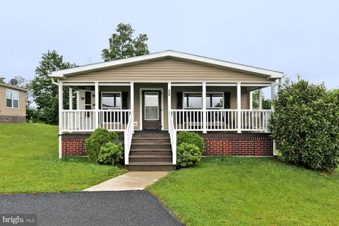 24 FIR STREET FREDERICKSBURG PA 17026