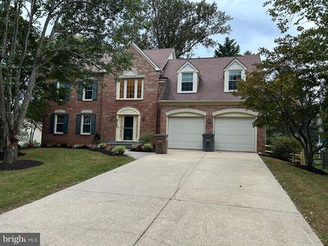 Photo of 913 White Pine Place, POTOMAC, MD 20854 (MLS # MDMC2201746)