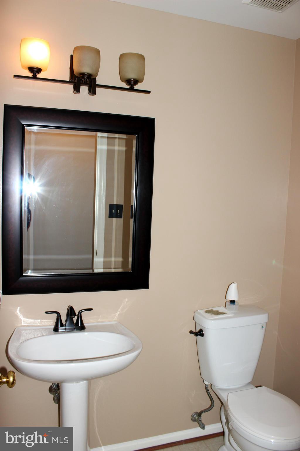 KINGSTOWNE - Residential Lease