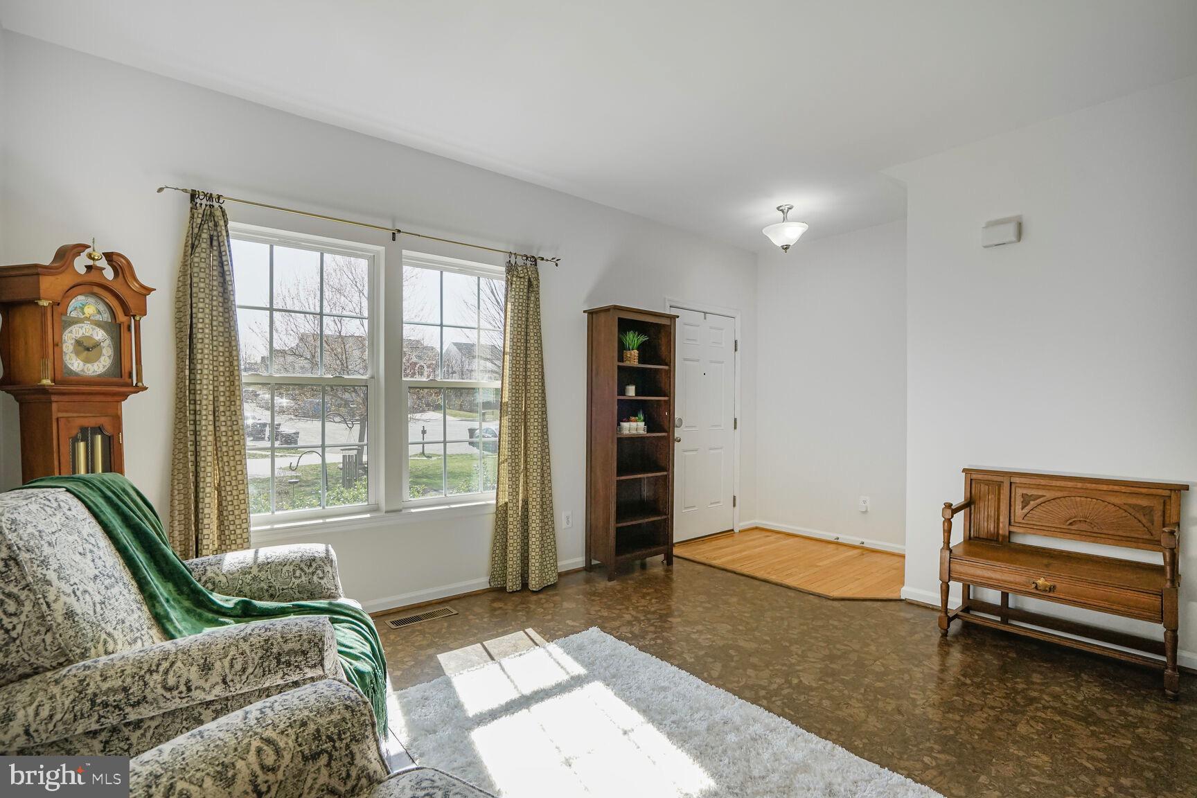 PIEDMONT MEWS - Residential