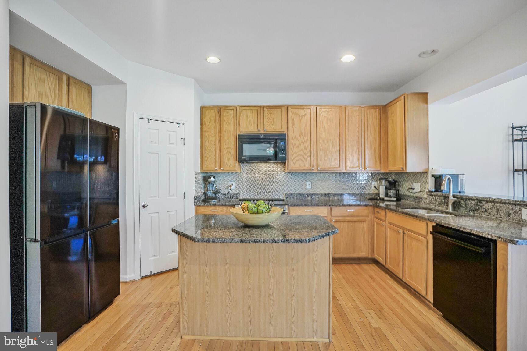 PIEDMONT MEWS - Residential