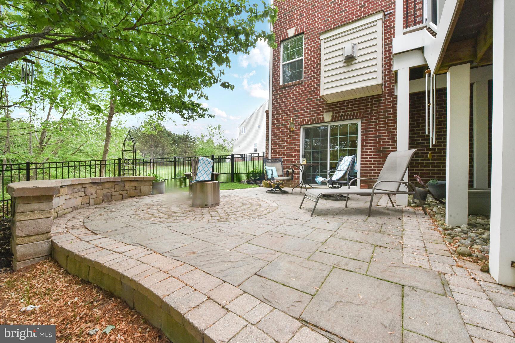 PIEDMONT MEWS - Residential