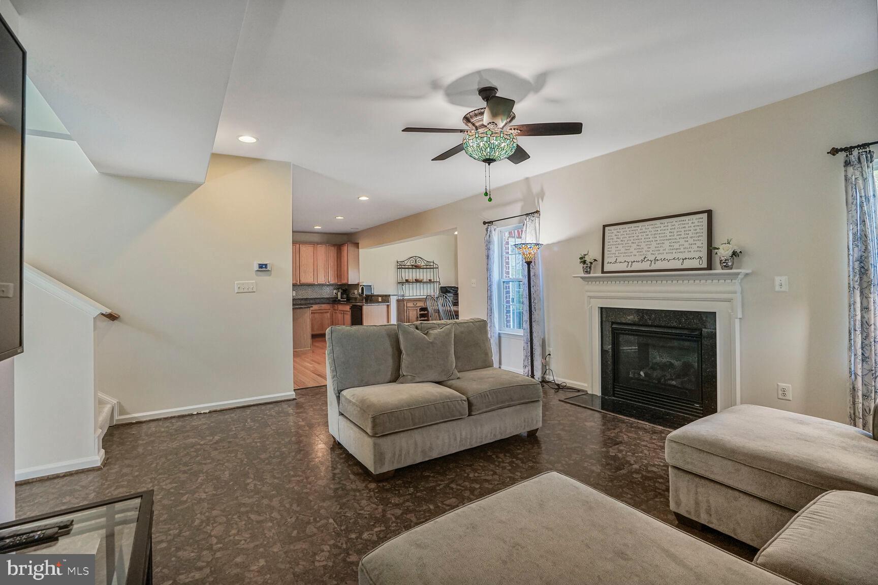 PIEDMONT MEWS - Residential