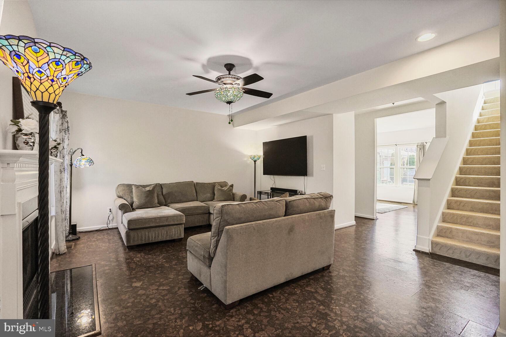 PIEDMONT MEWS - Residential