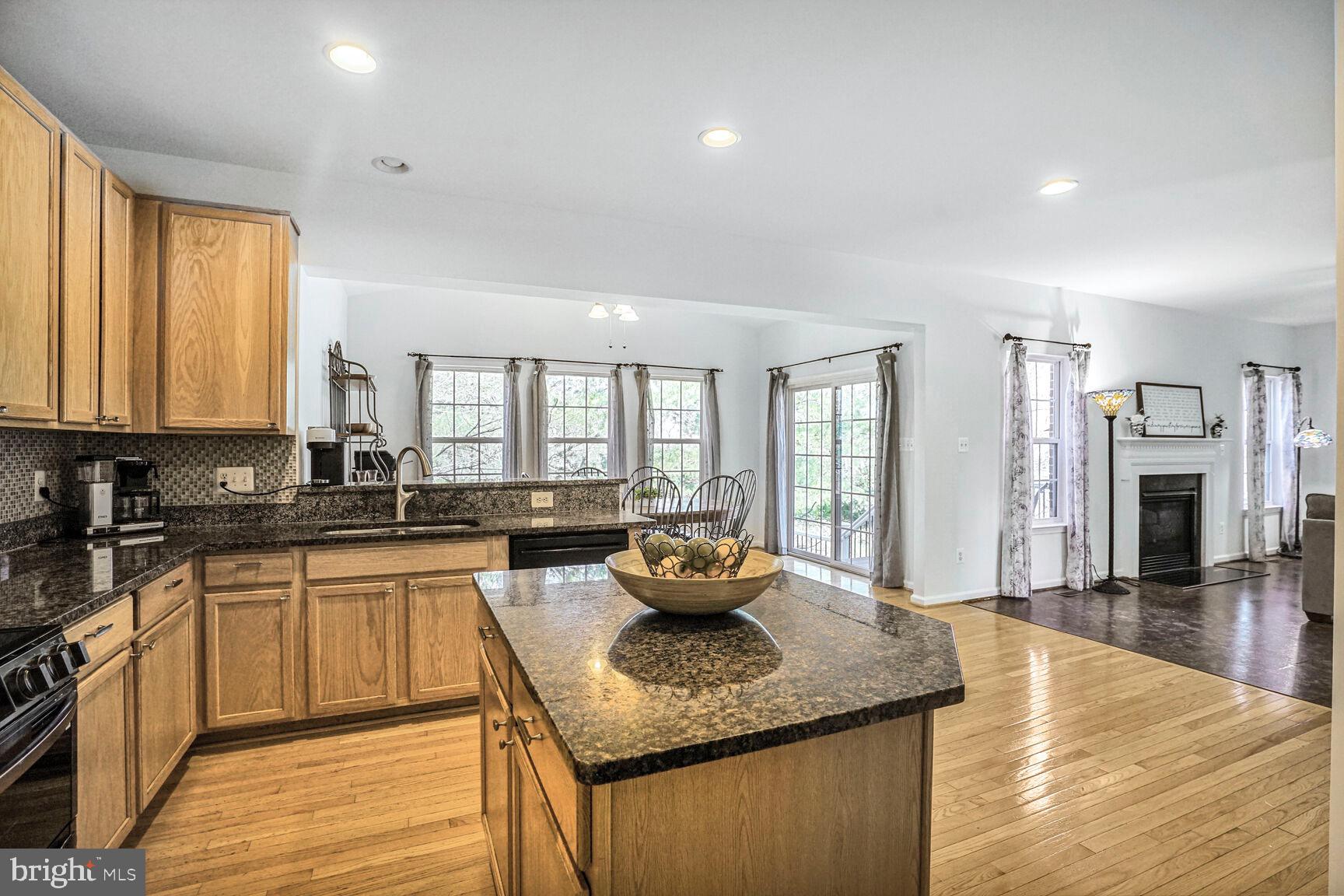 PIEDMONT MEWS - Residential