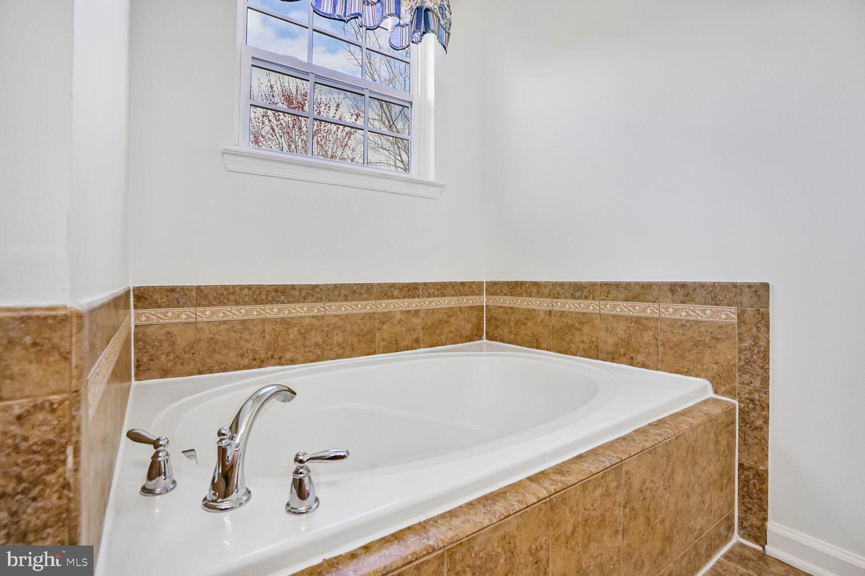 PIEDMONT MEWS - Residential