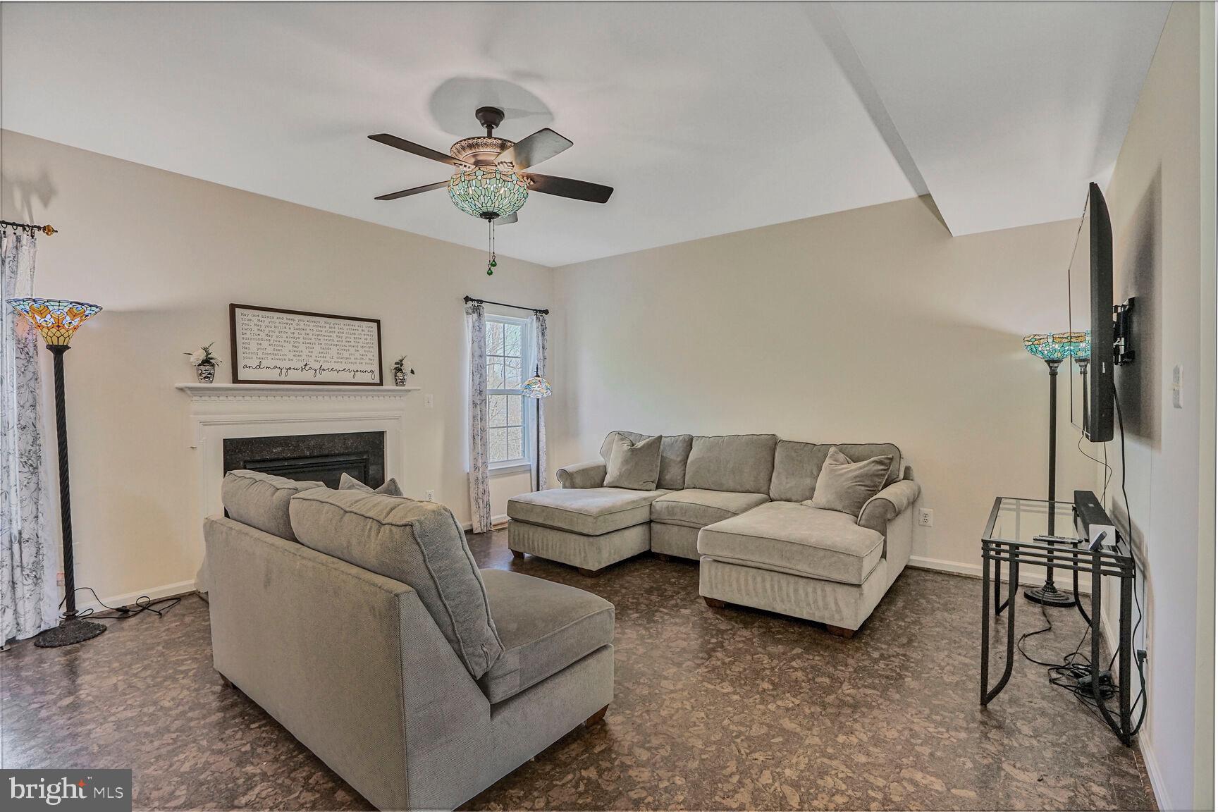 PIEDMONT MEWS - Residential