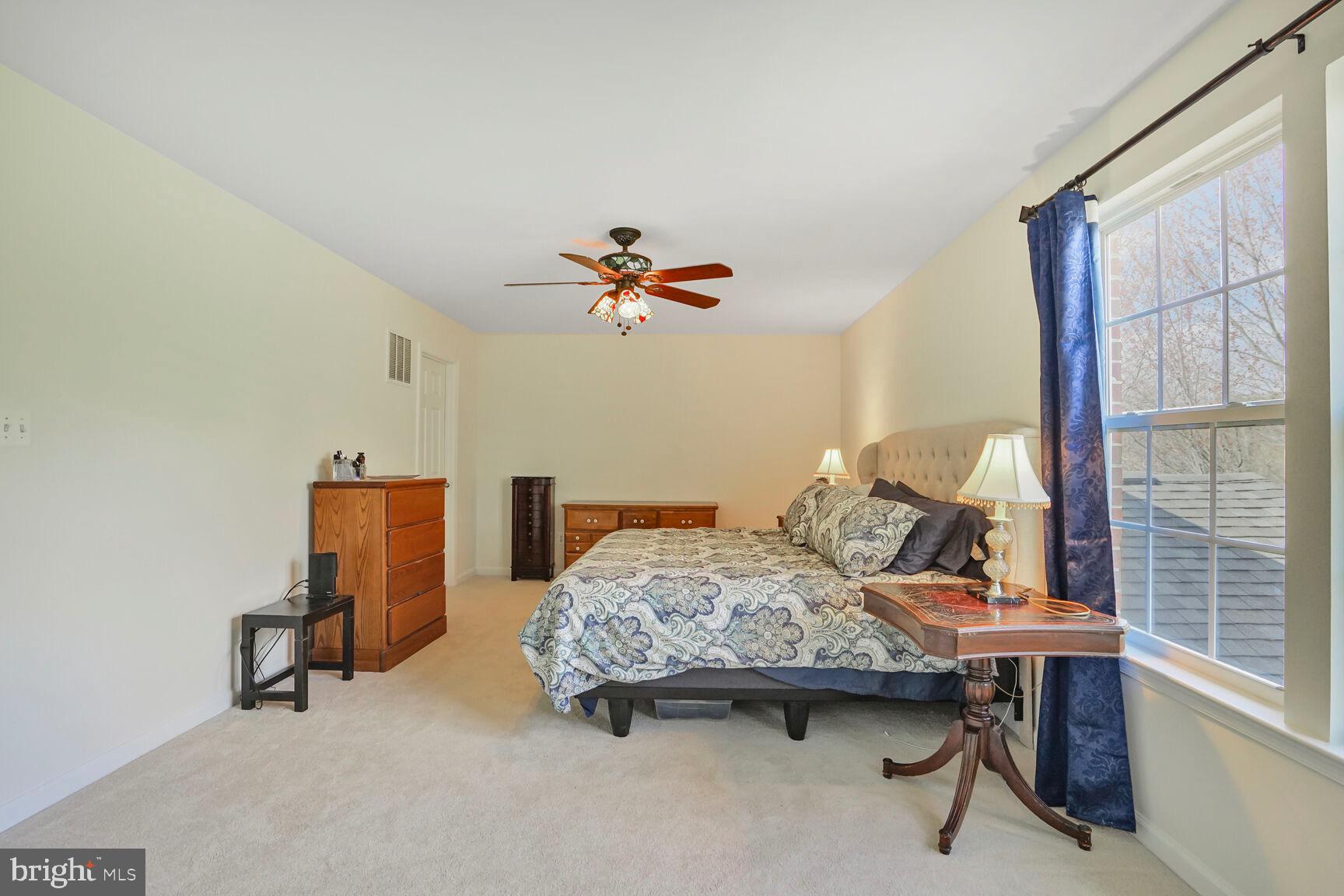 PIEDMONT MEWS - Residential