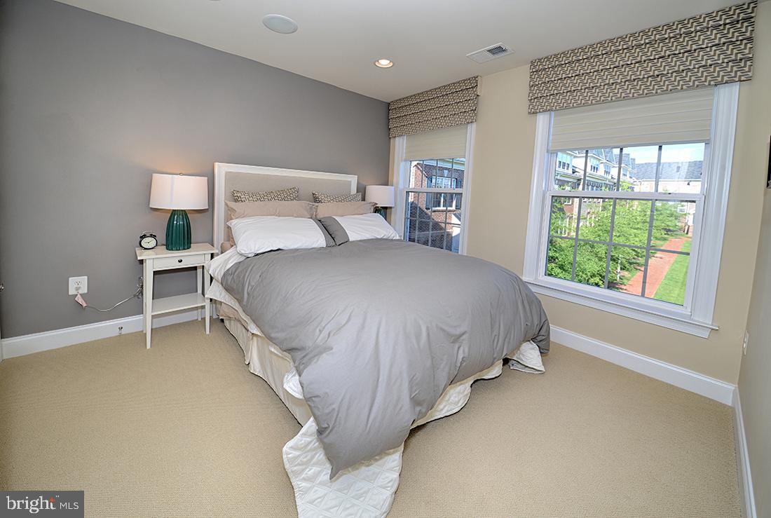 RESERVE AT TYSONS CORNER - Residential Lease