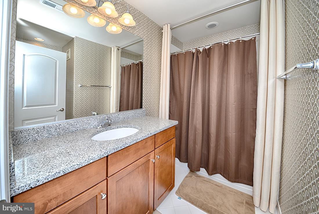 RESERVE AT TYSONS CORNER - Residential Lease