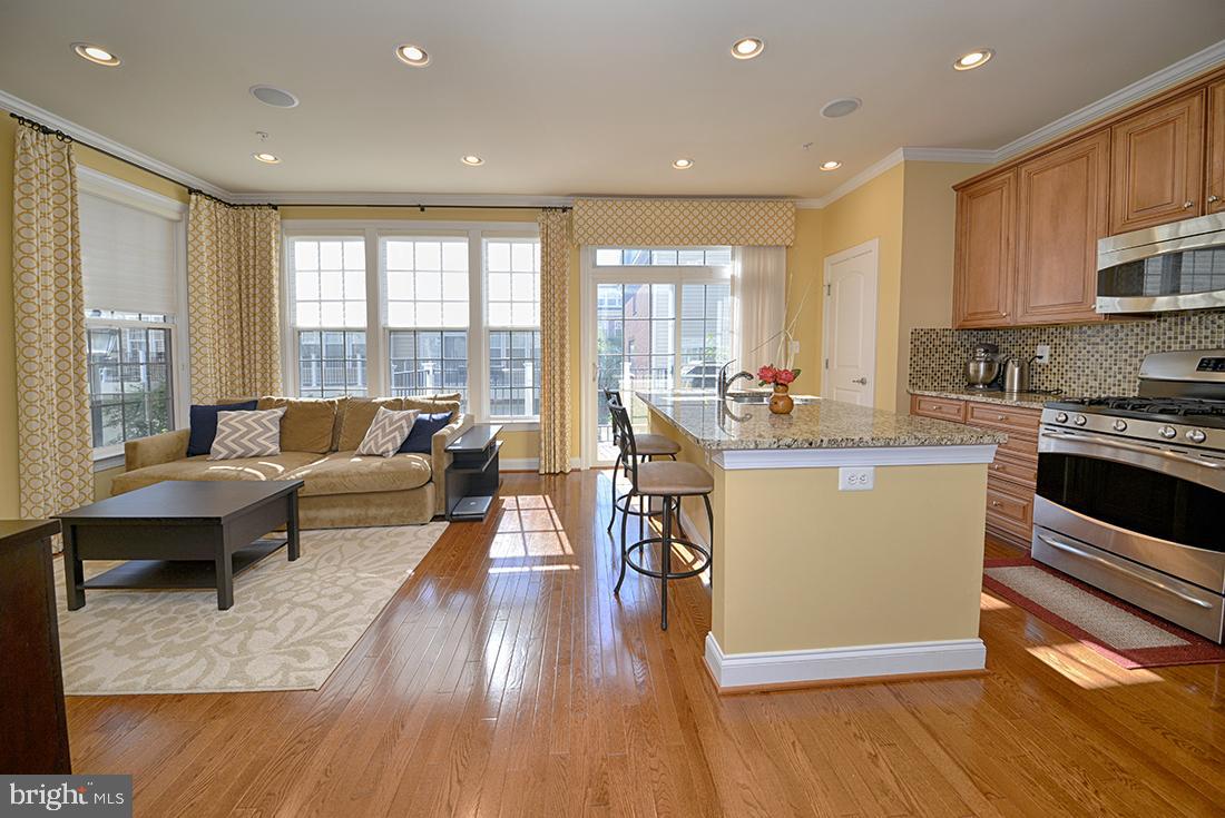 RESERVE AT TYSONS CORNER - Residential Lease