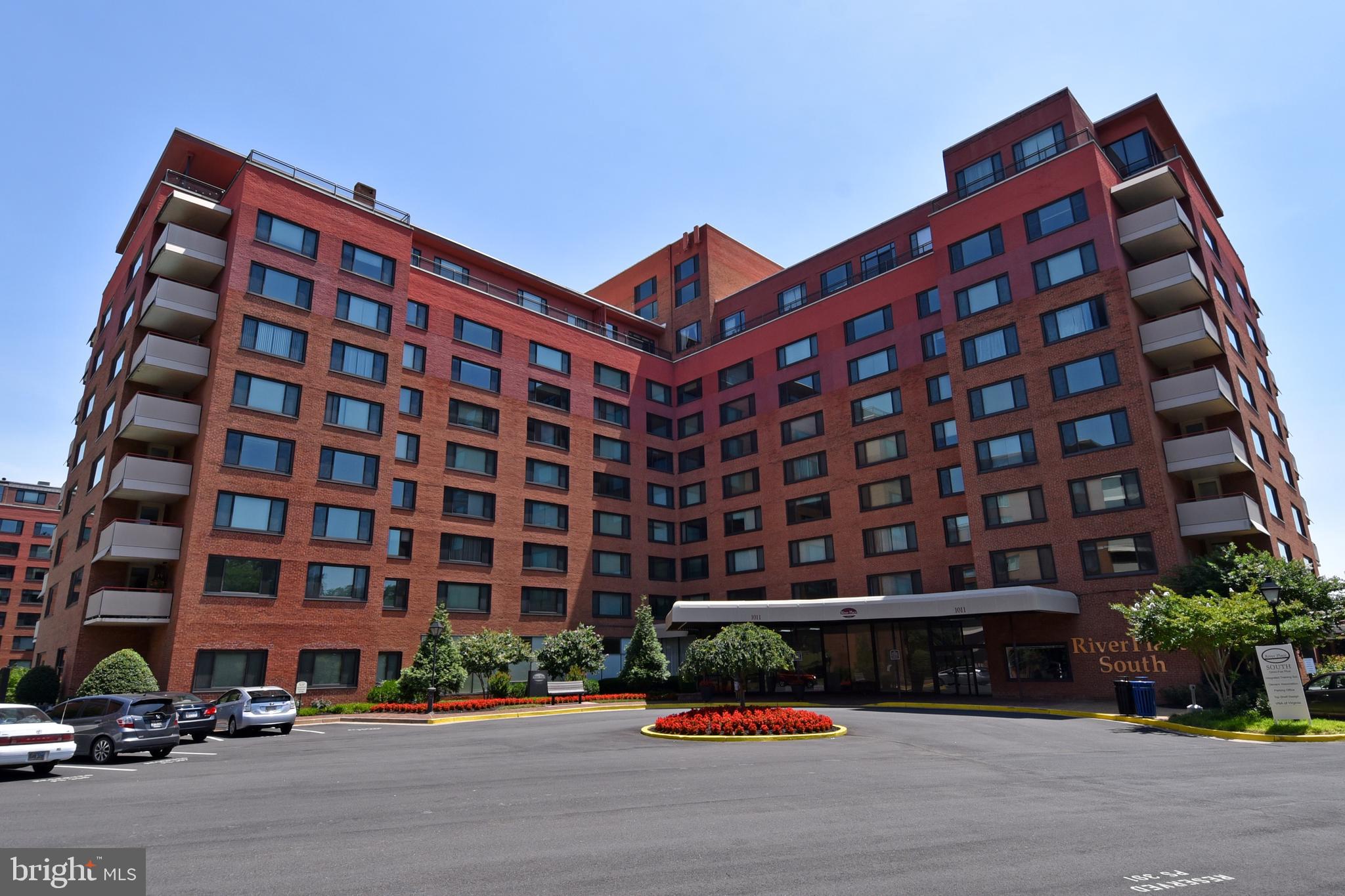 RIVER PLACE - Residential