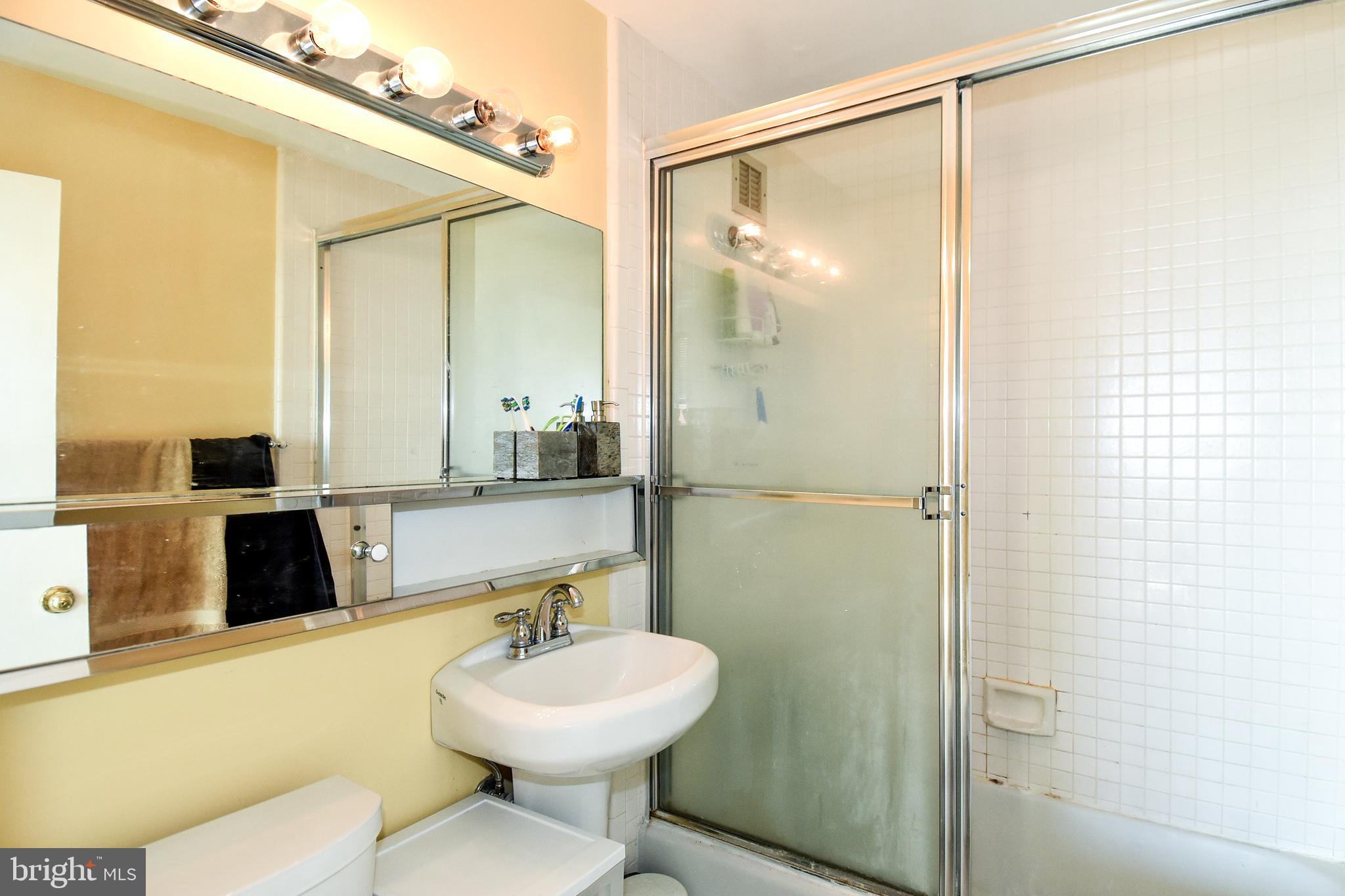 RIVER PLACE - Residential