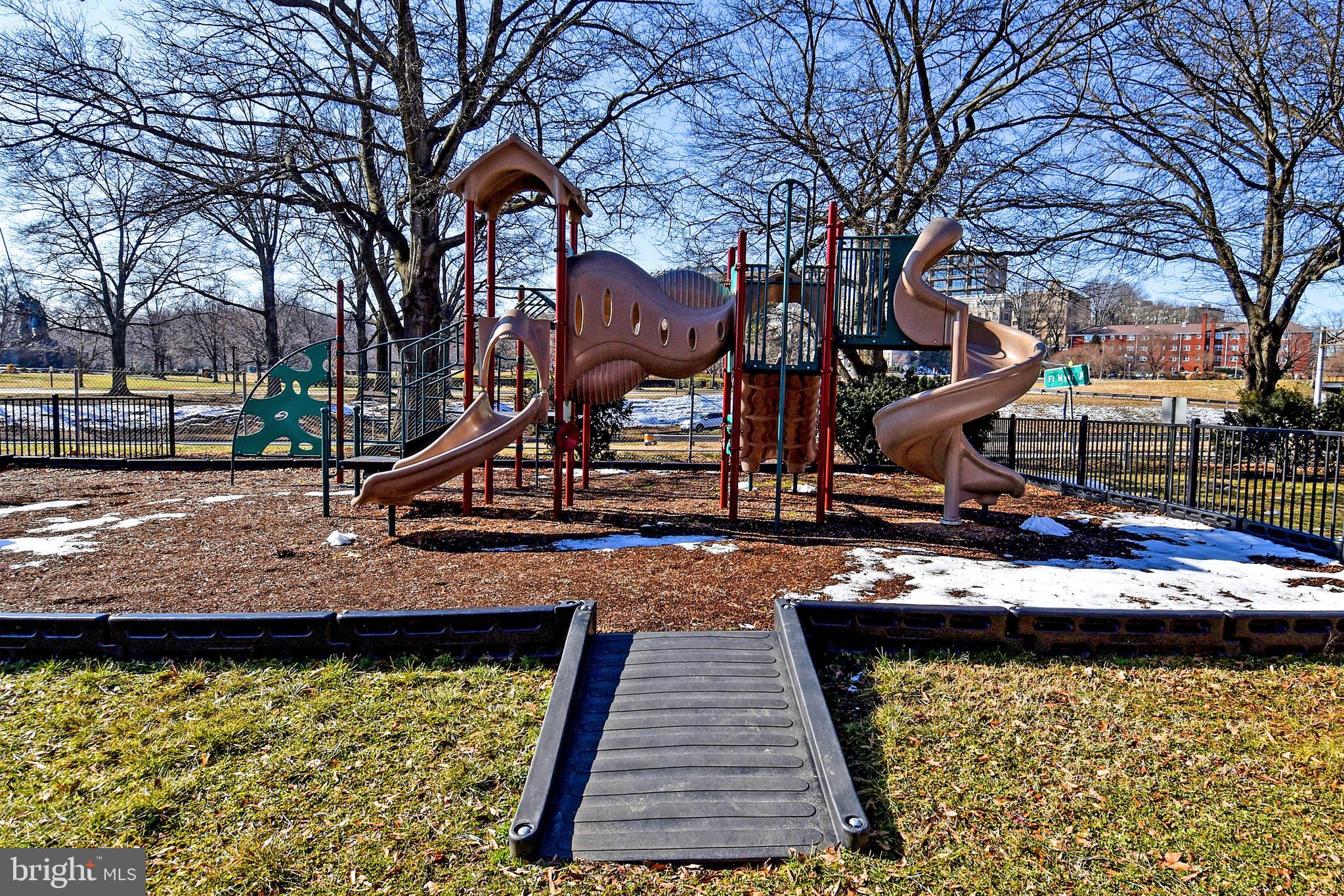 RIVER PLACE - Residential