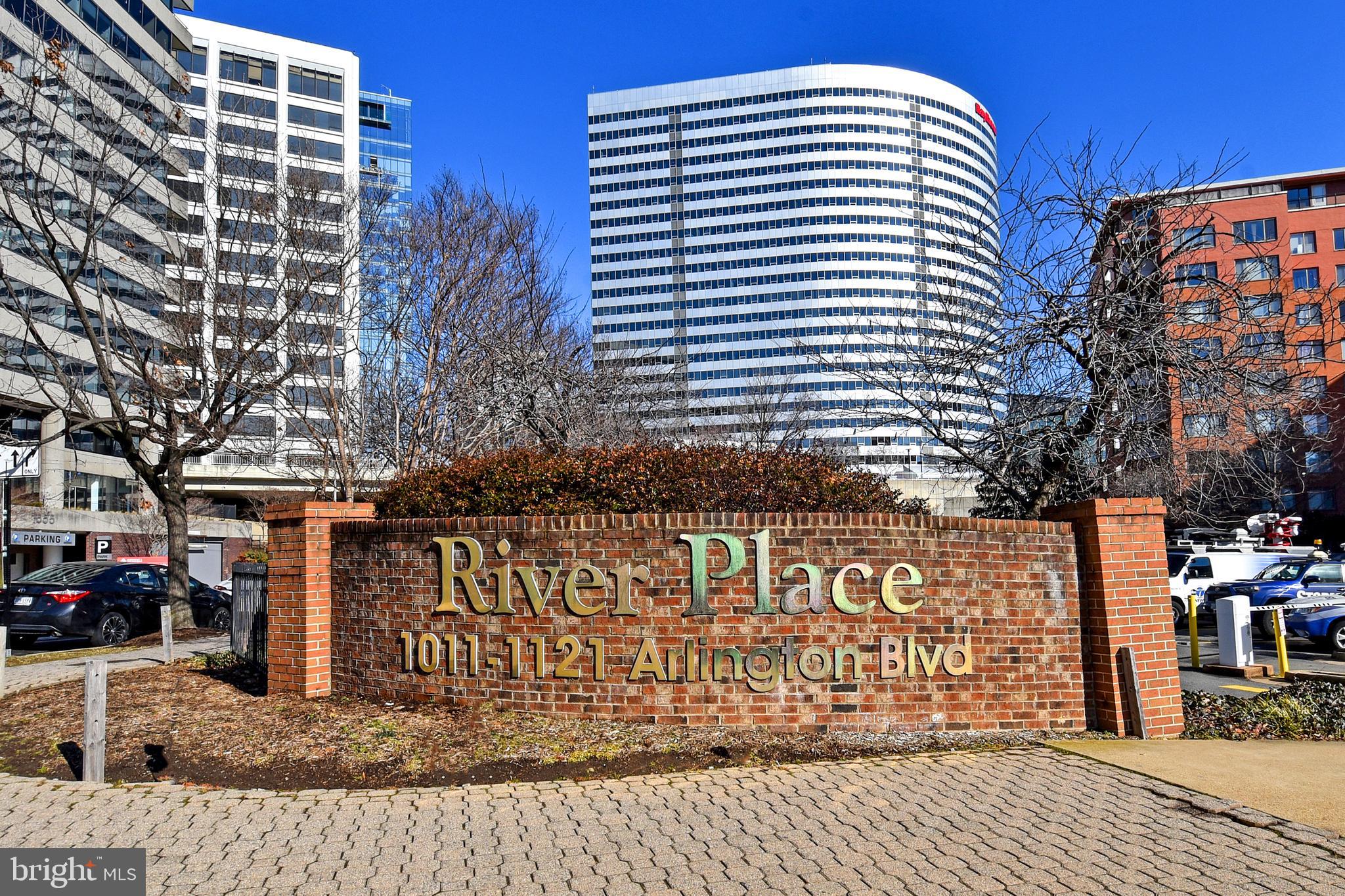 RIVER PLACE - Residential