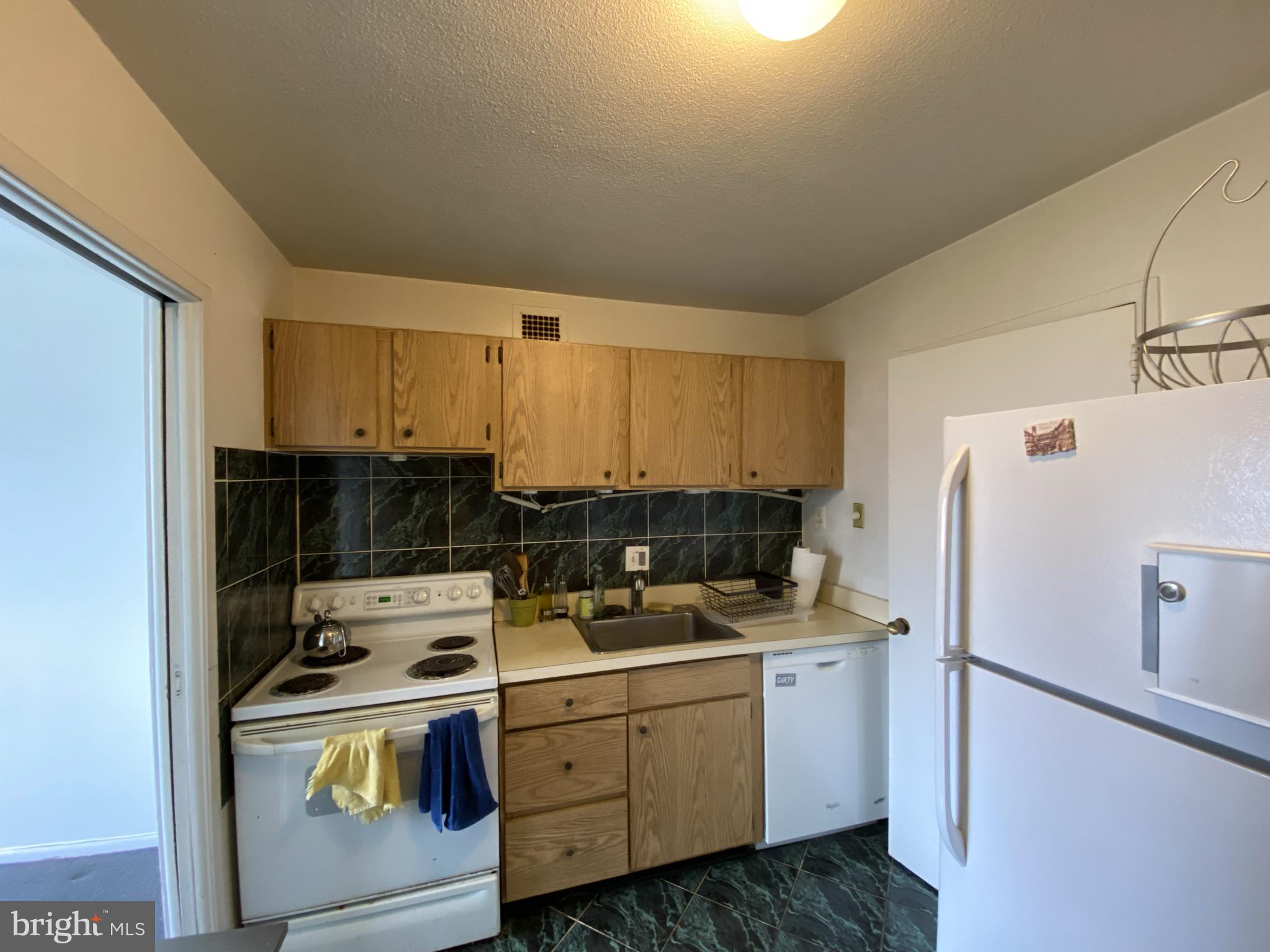 UNIVERSITY ONE CONDOMINIUMS - Residential