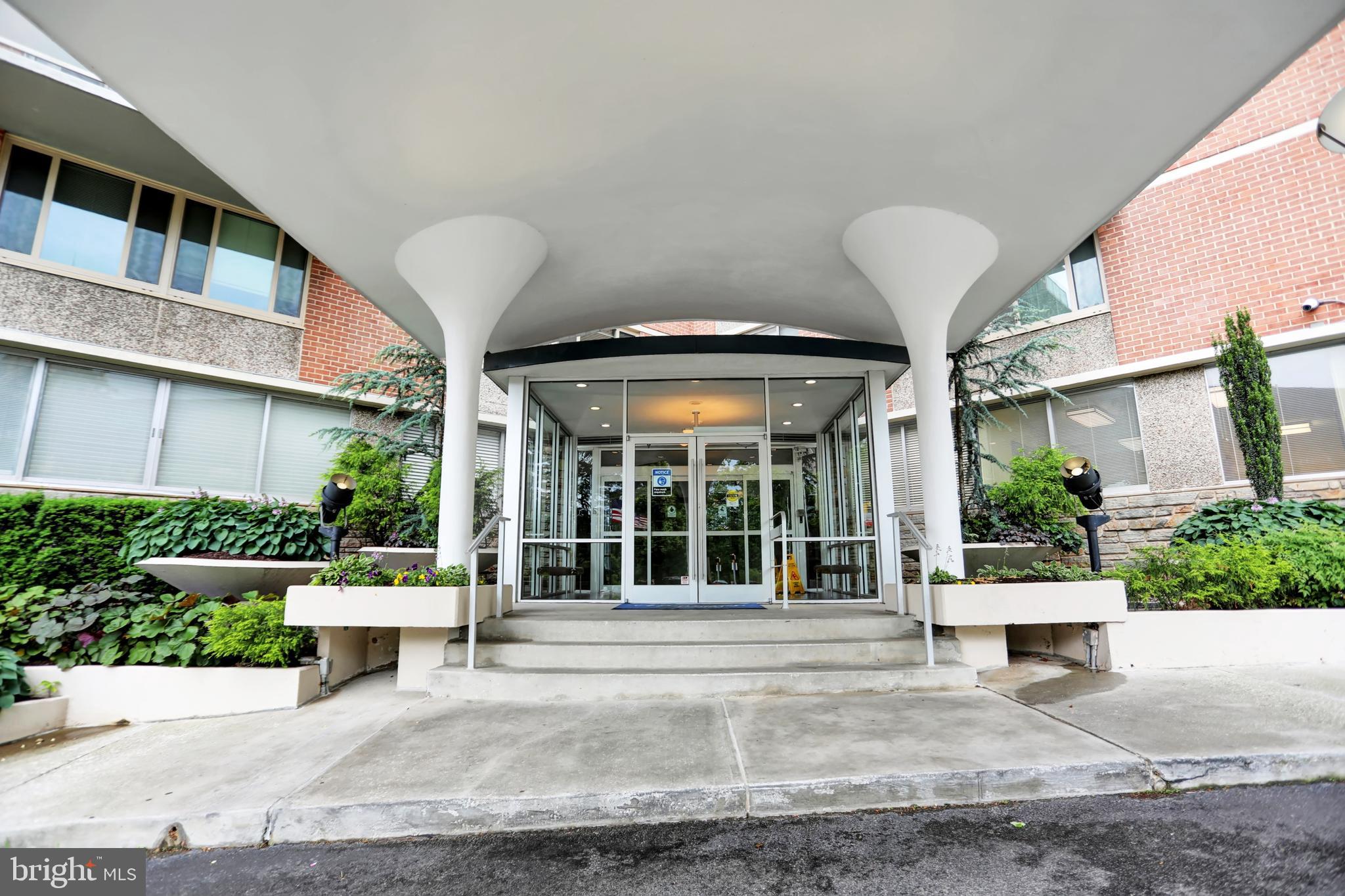 UNIVERSITY ONE CONDOMINIUMS - Residential