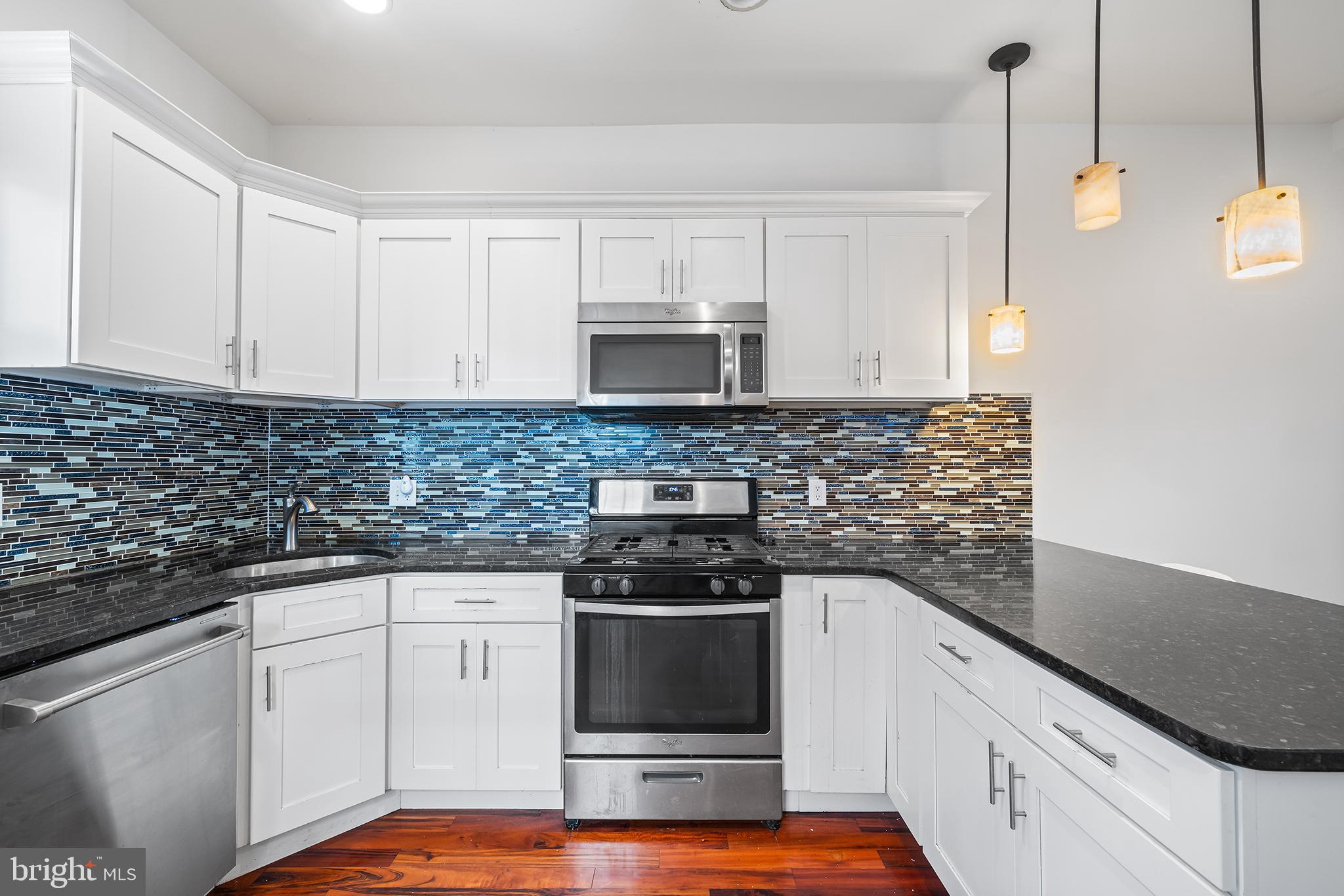 PORT RICHMOND - Residential