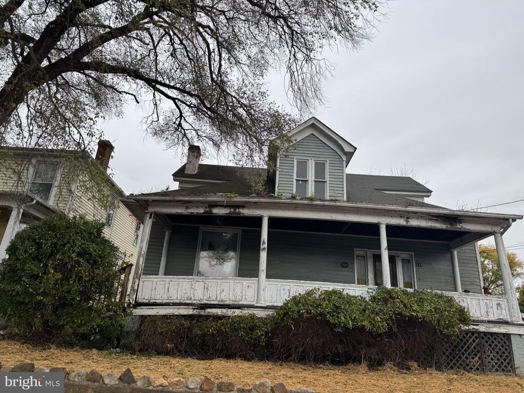 Photo of 110 N Main Street, EDINBURG, VA 22824 (MLS # VASH2012910)