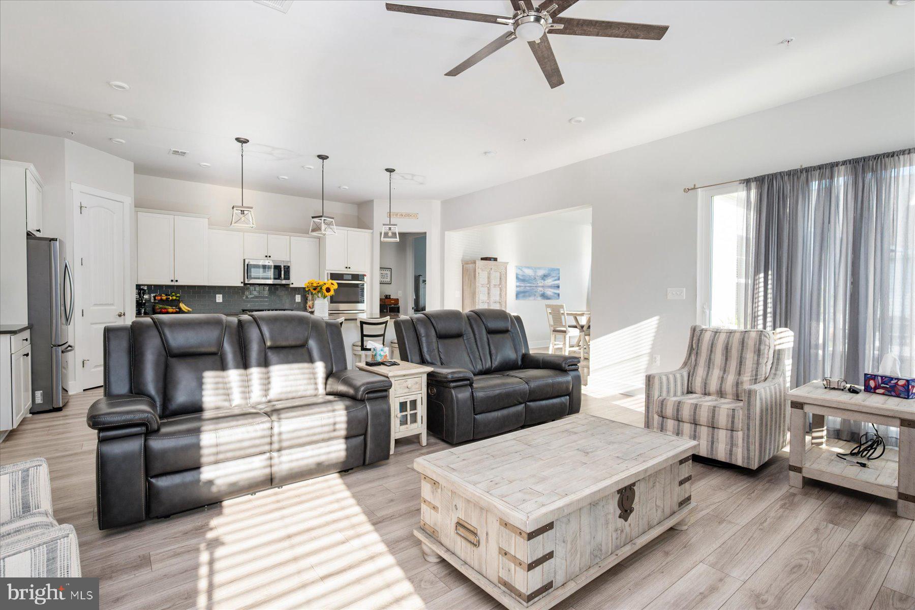 FOUR SEASONS AT KENT ISLAND - Residential