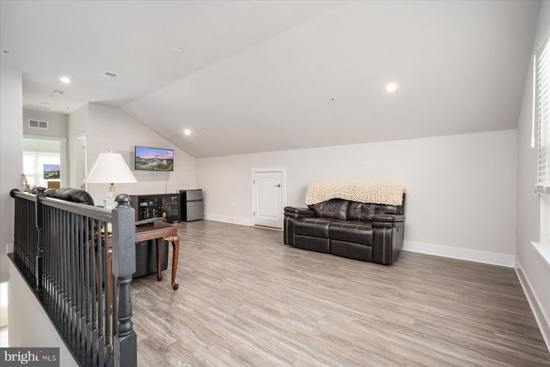 FOUR SEASONS AT KENT ISLAND - Residential