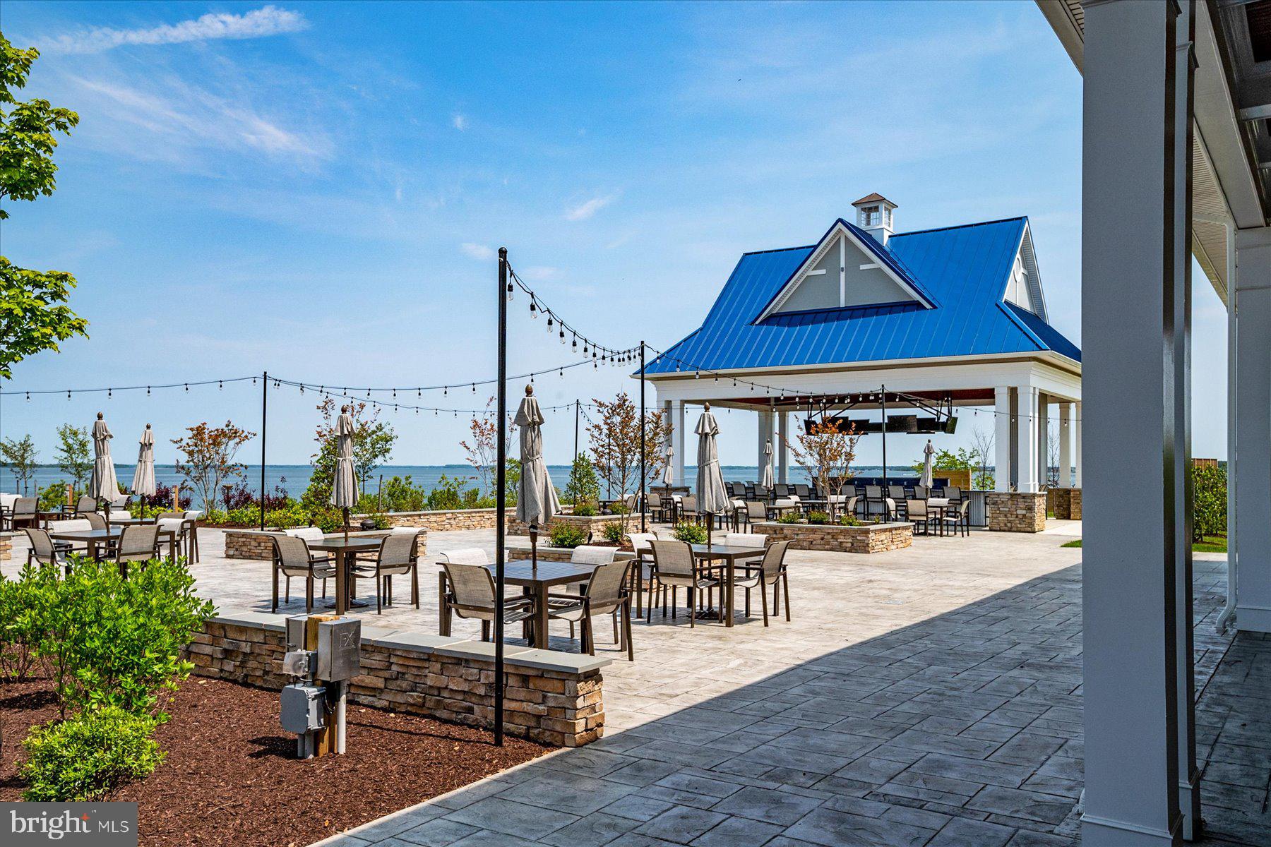 FOUR SEASONS AT KENT ISLAND - Residential