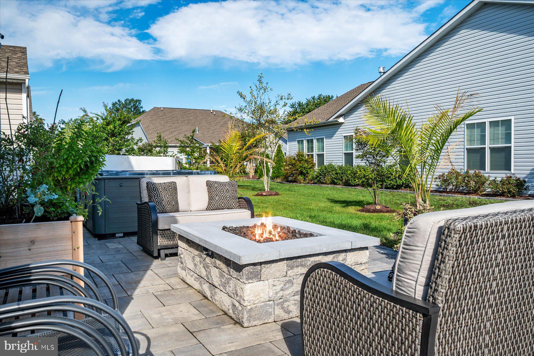 FOUR SEASONS AT KENT ISLAND - Residential