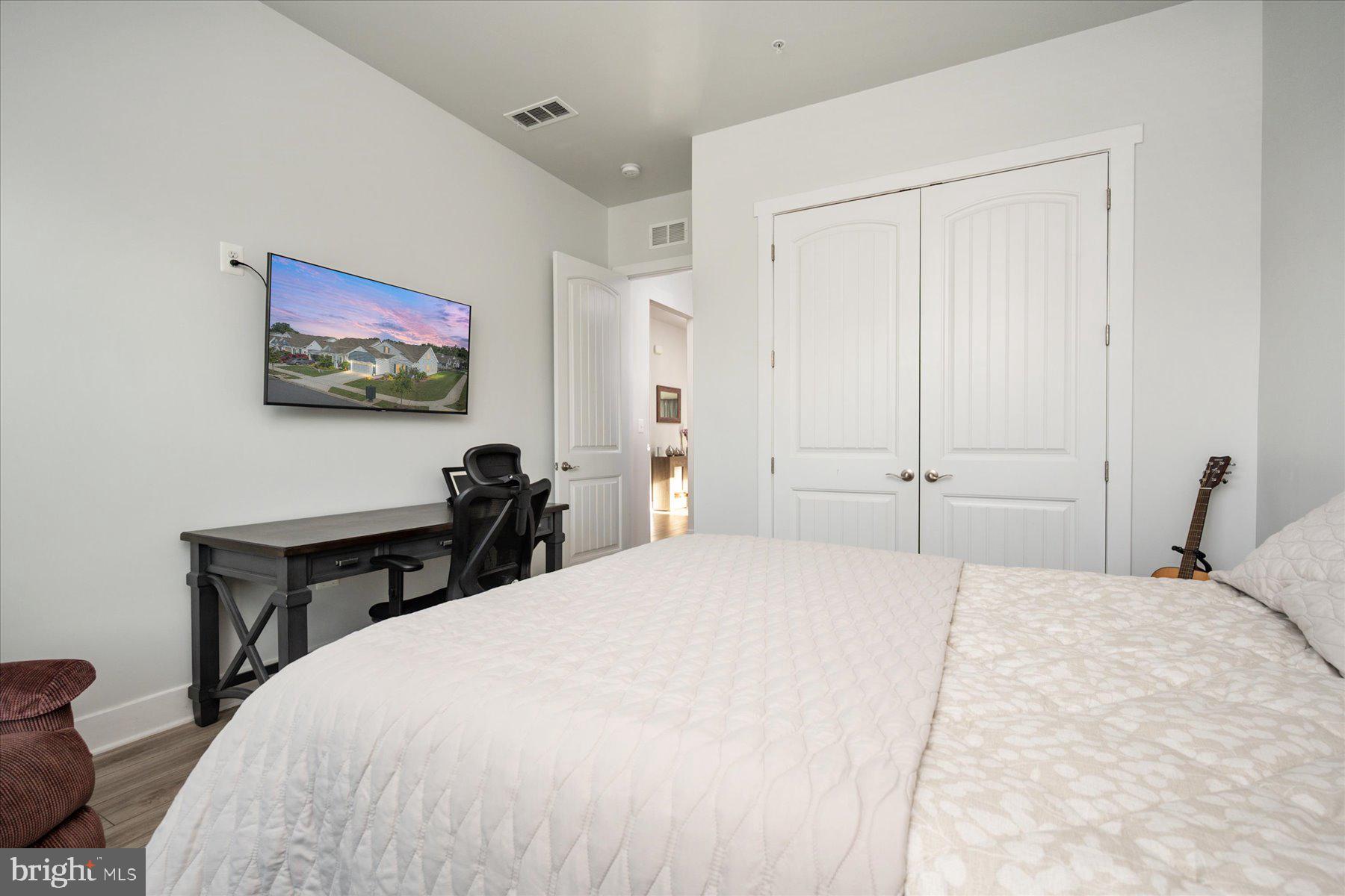 FOUR SEASONS AT KENT ISLAND - Residential