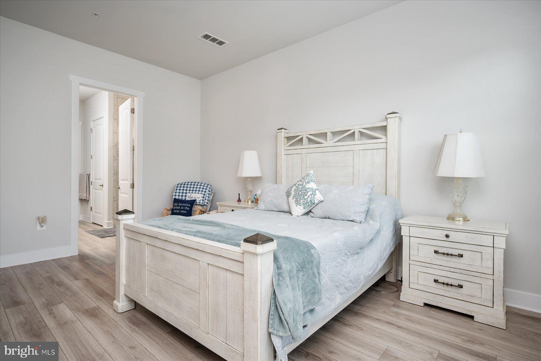 FOUR SEASONS AT KENT ISLAND - Residential