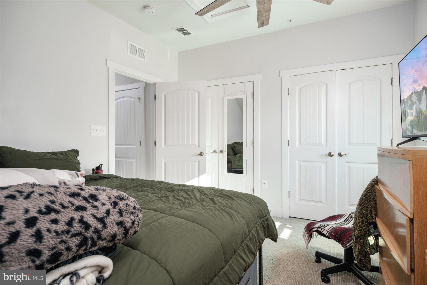 FOUR SEASONS AT KENT ISLAND - Residential