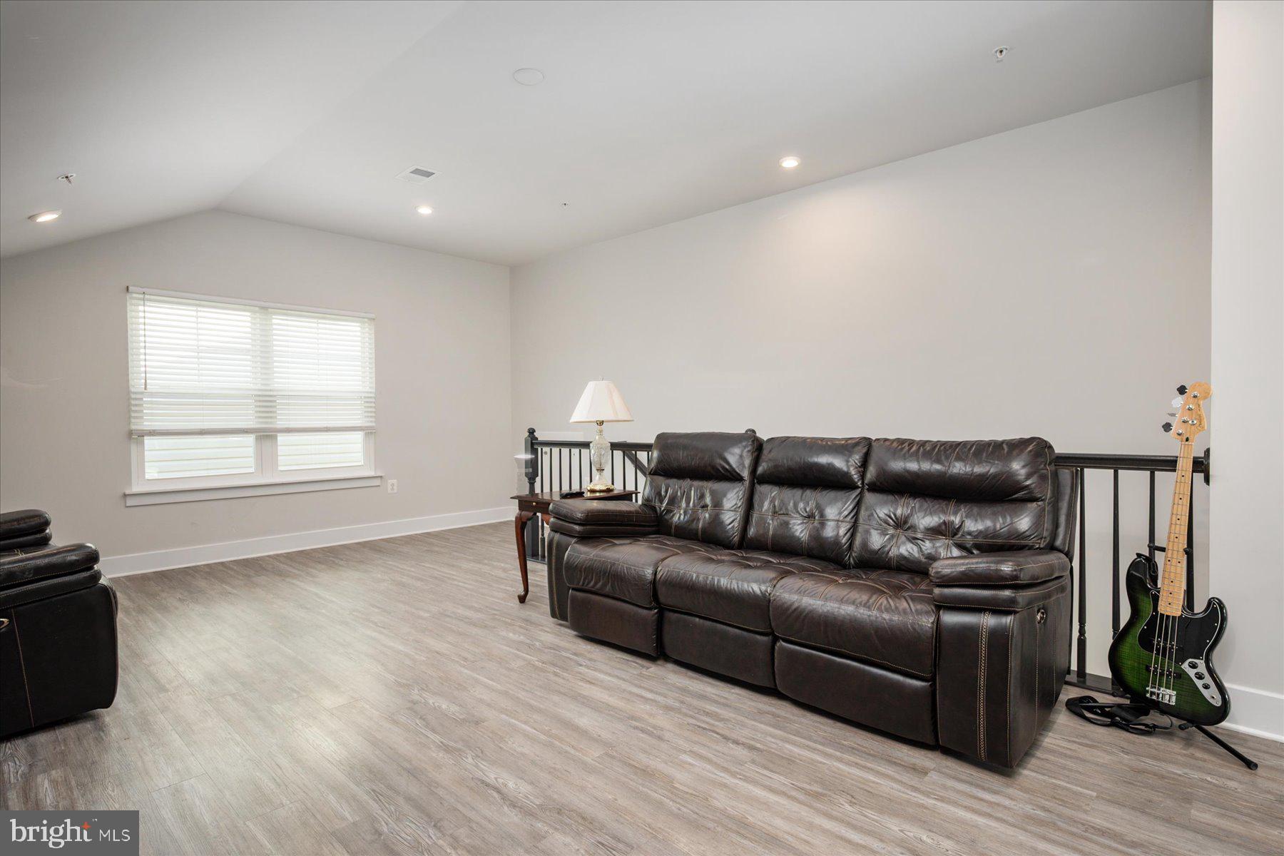 FOUR SEASONS AT KENT ISLAND - Residential