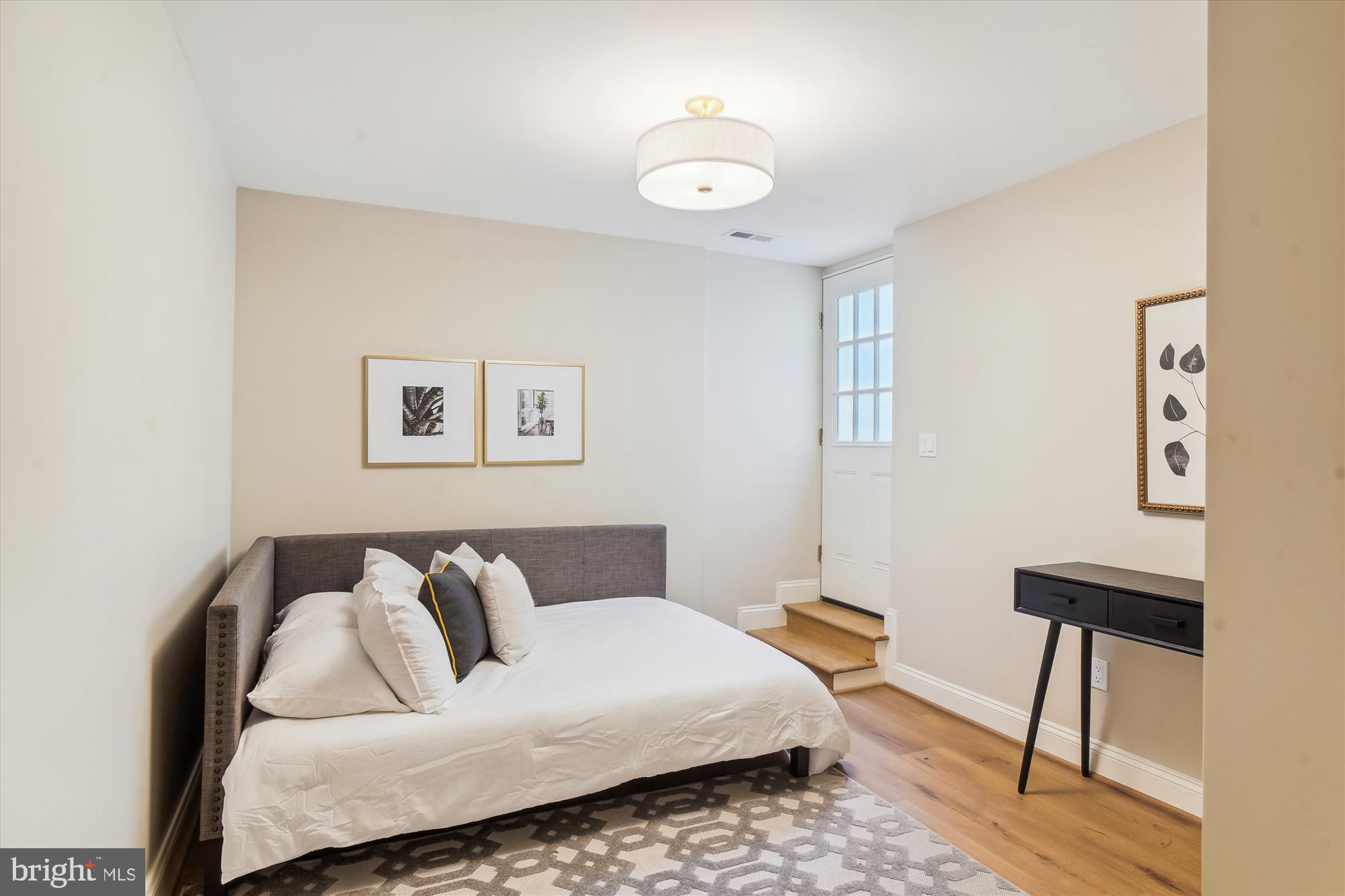 BRADLEY HILLS GROVE - Residential