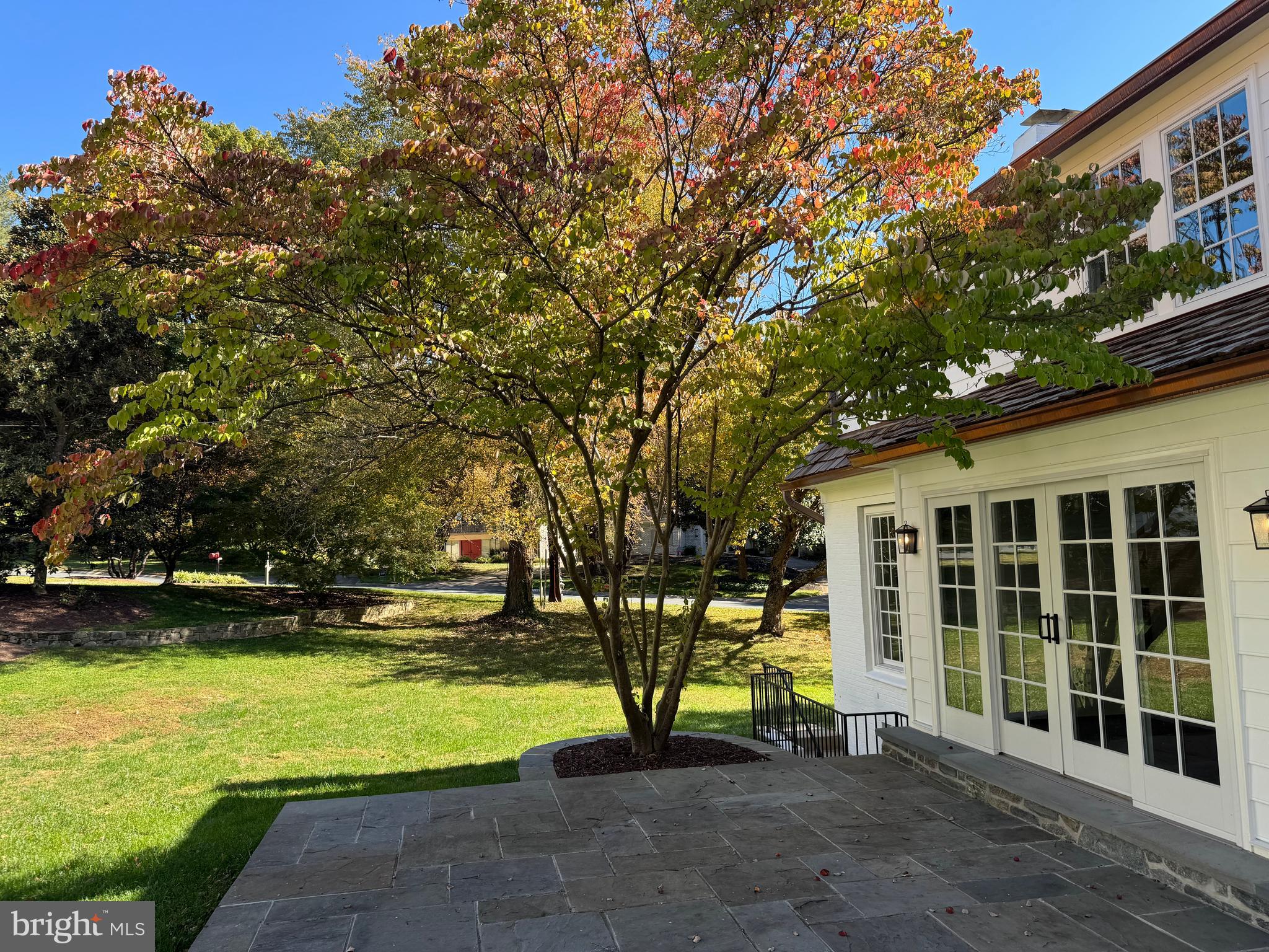 BRADLEY HILLS GROVE - Residential