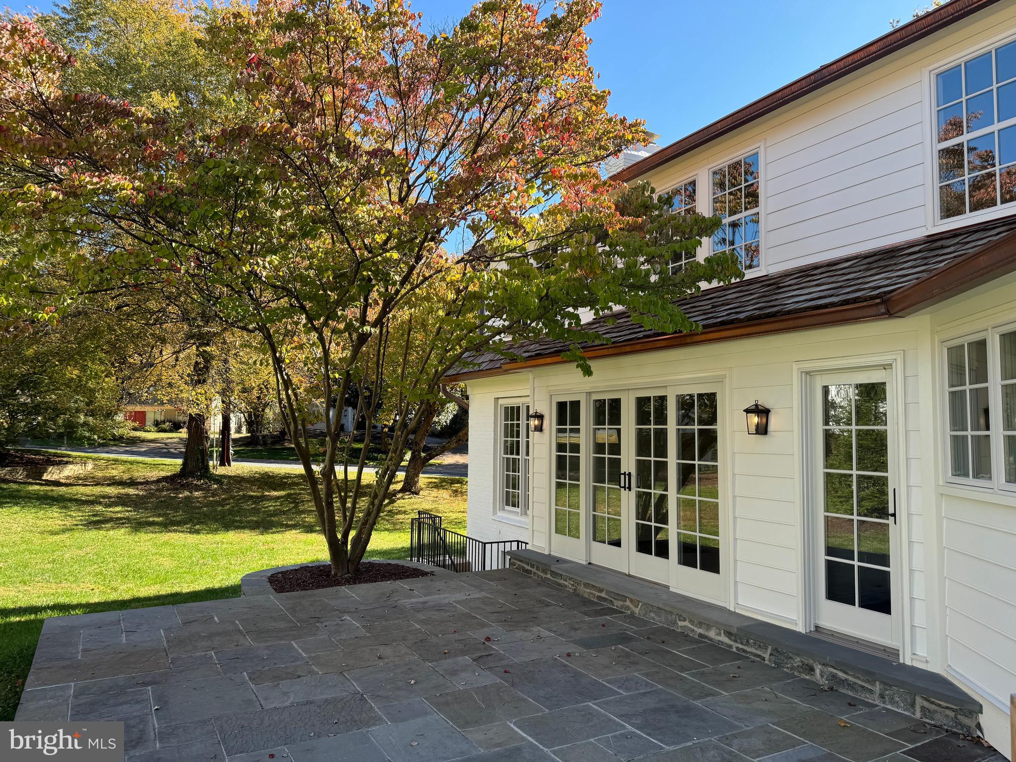 BRADLEY HILLS GROVE - Residential