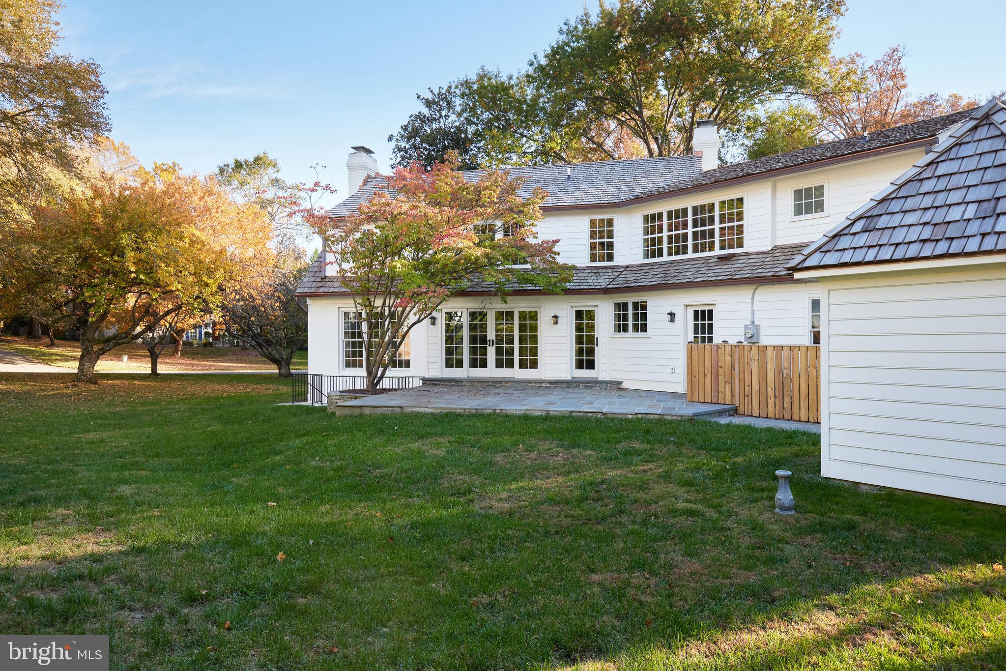 BRADLEY HILLS GROVE - Residential