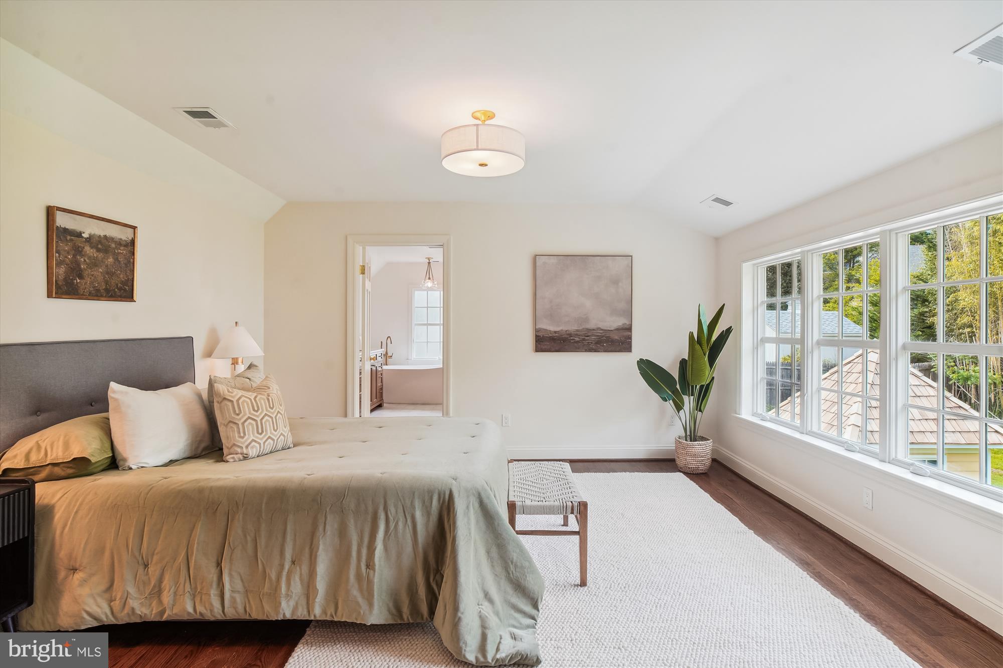 BRADLEY HILLS GROVE - Residential