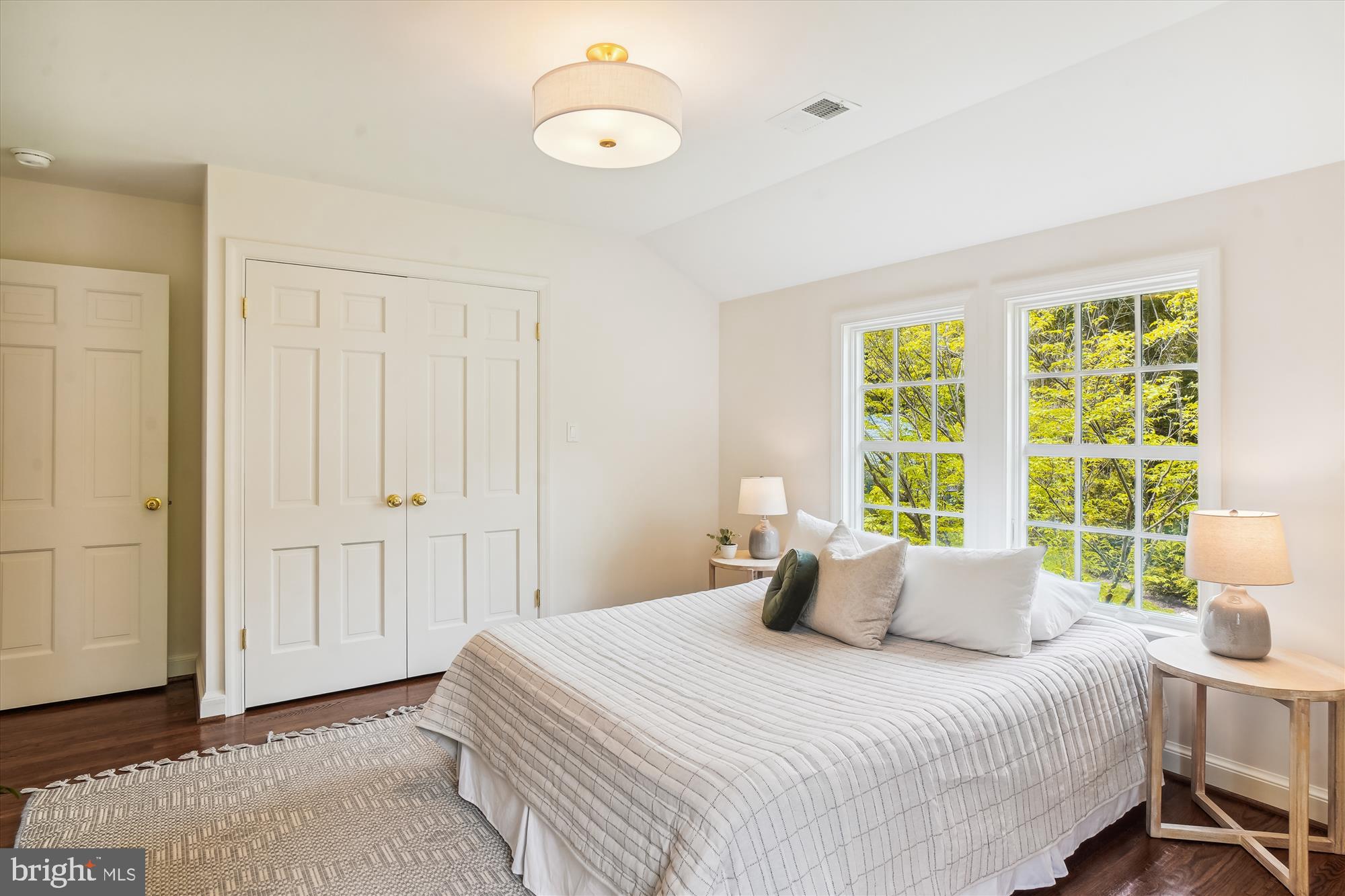 BRADLEY HILLS GROVE - Residential