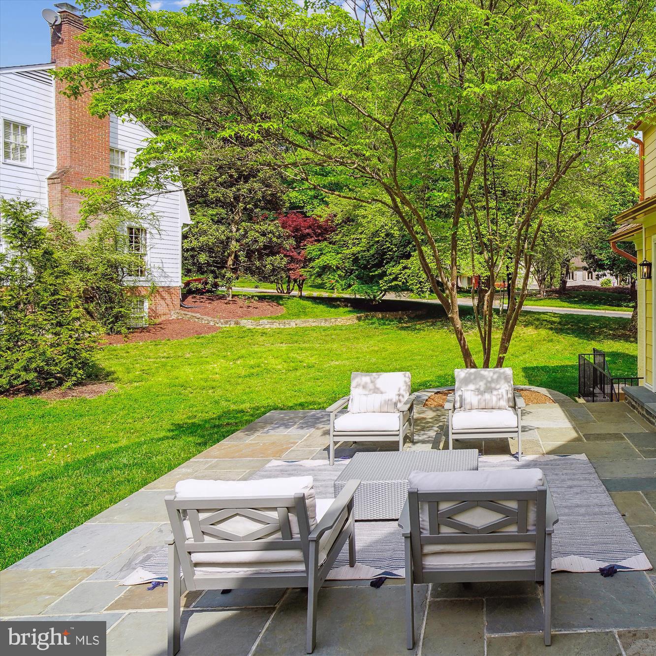 BRADLEY HILLS GROVE - Residential