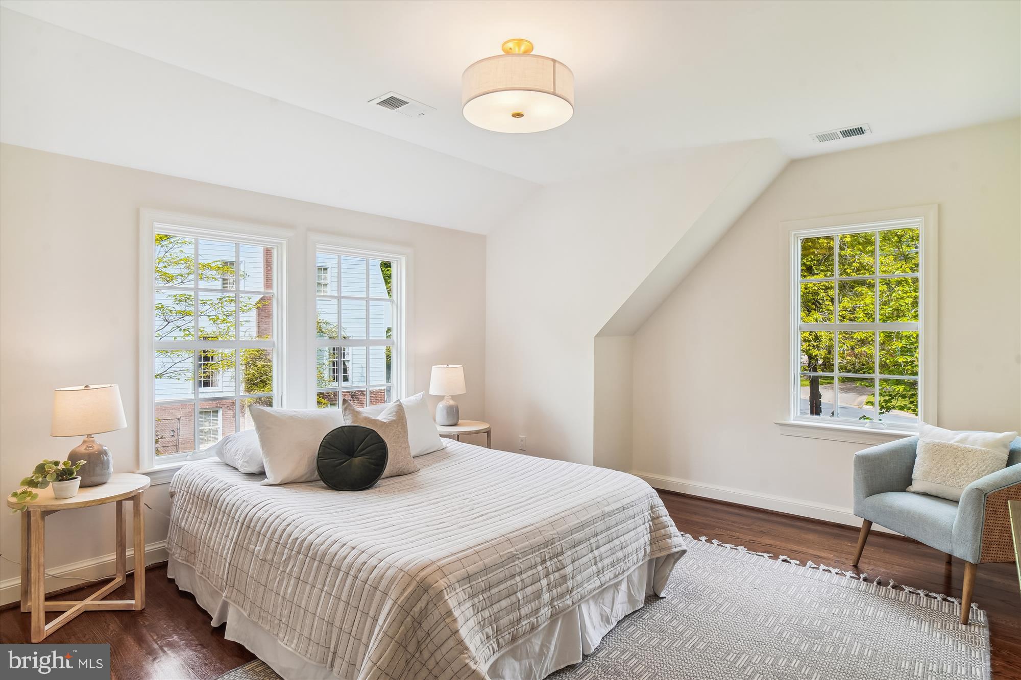 BRADLEY HILLS GROVE - Residential