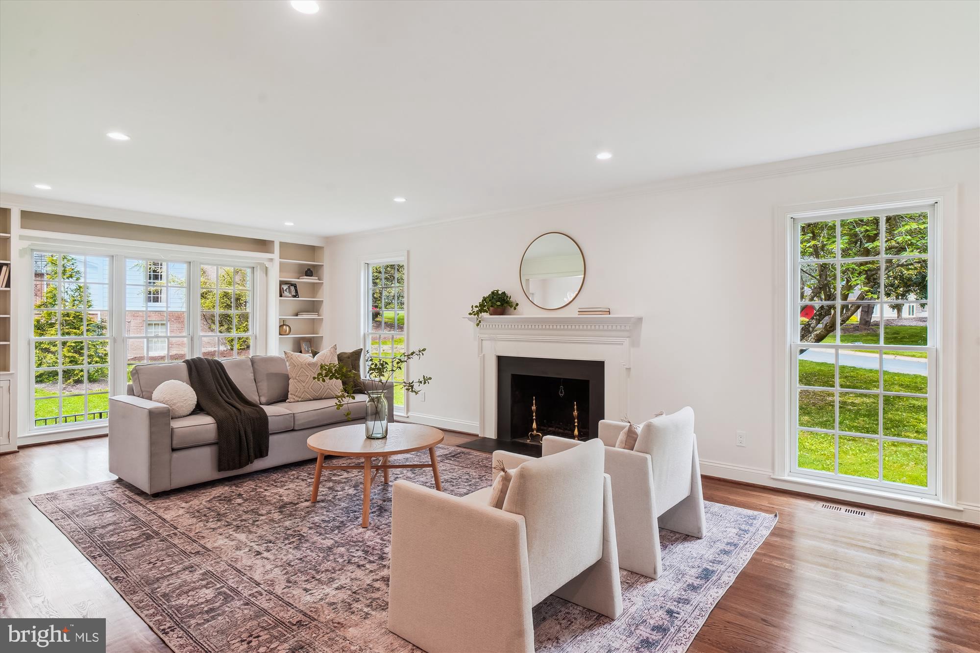 BRADLEY HILLS GROVE - Residential