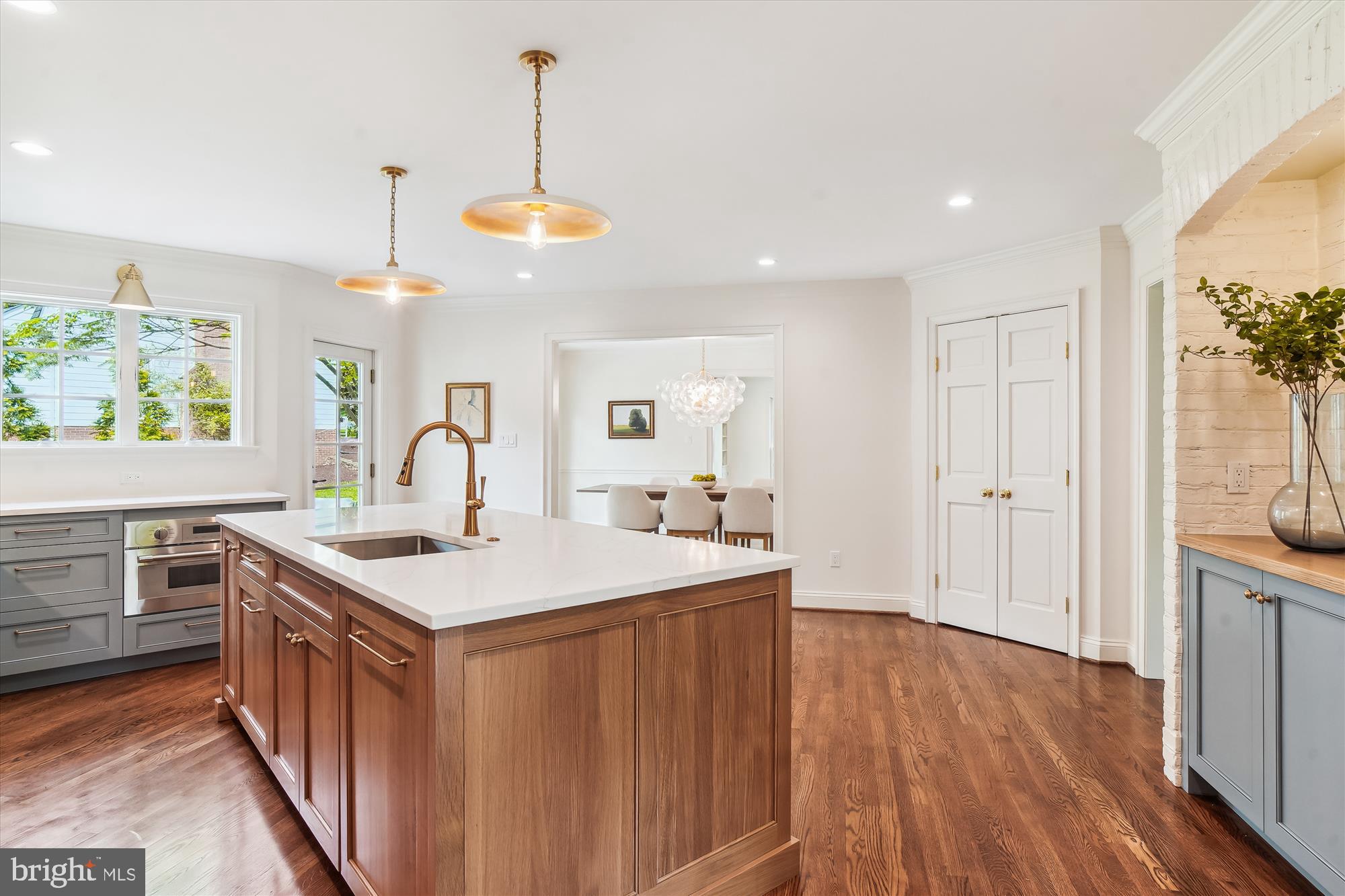 BRADLEY HILLS GROVE - Residential