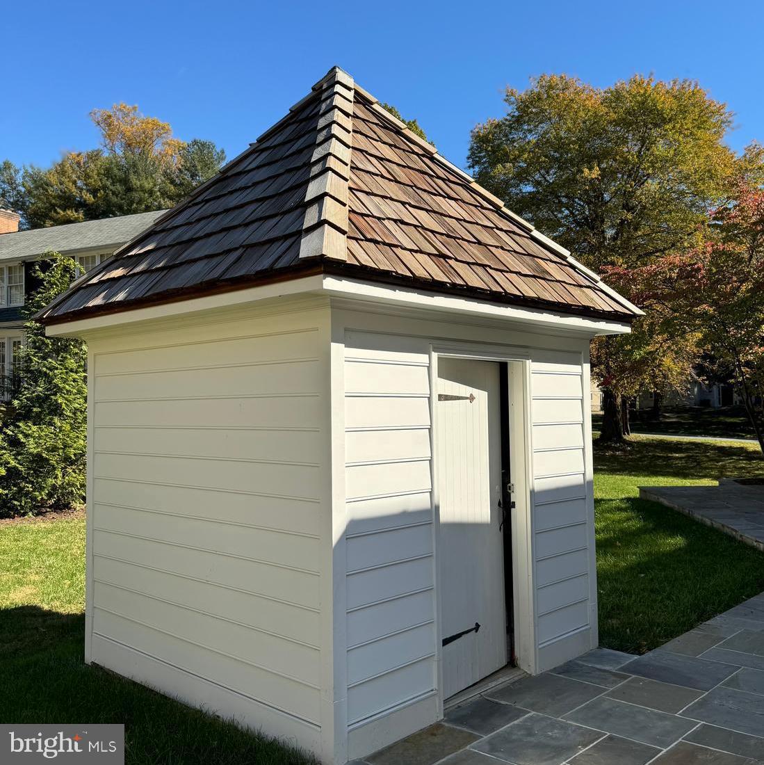 BRADLEY HILLS GROVE - Residential