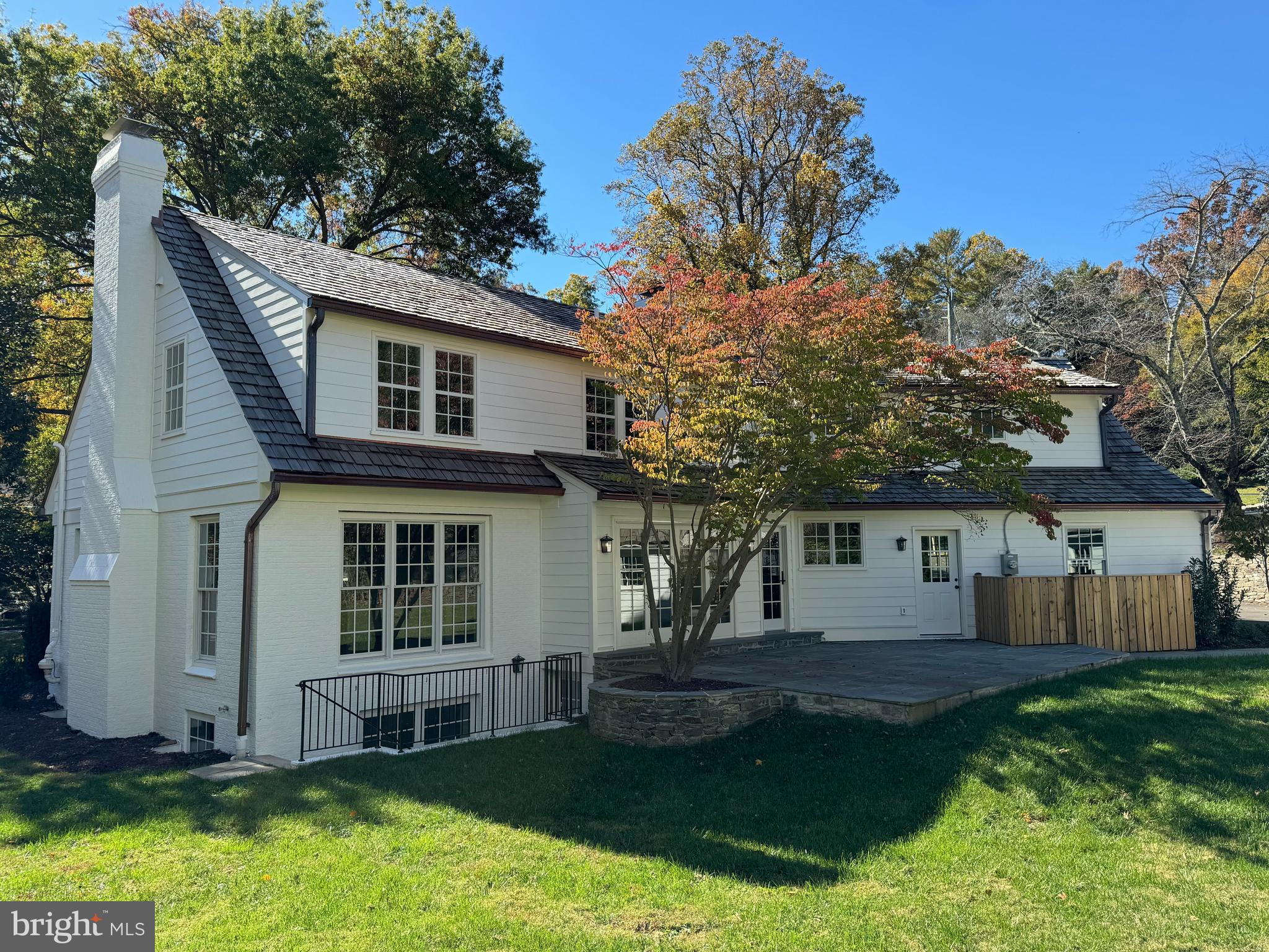 BRADLEY HILLS GROVE - Residential